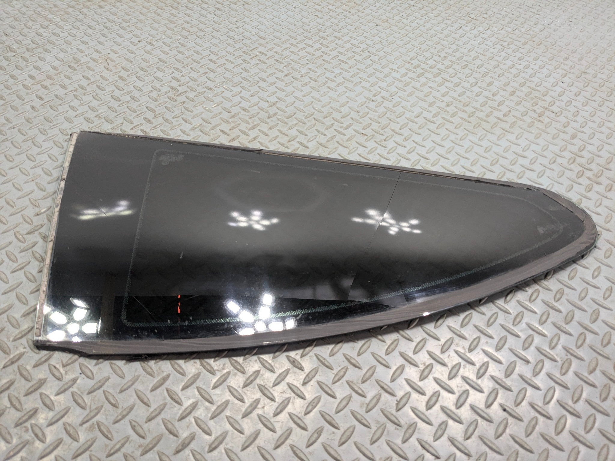2014 - 2016 BMW 228I OEM QUARTER WINDOW GLASS WITH PRIVACY TINT REAR RIGHT SIDE