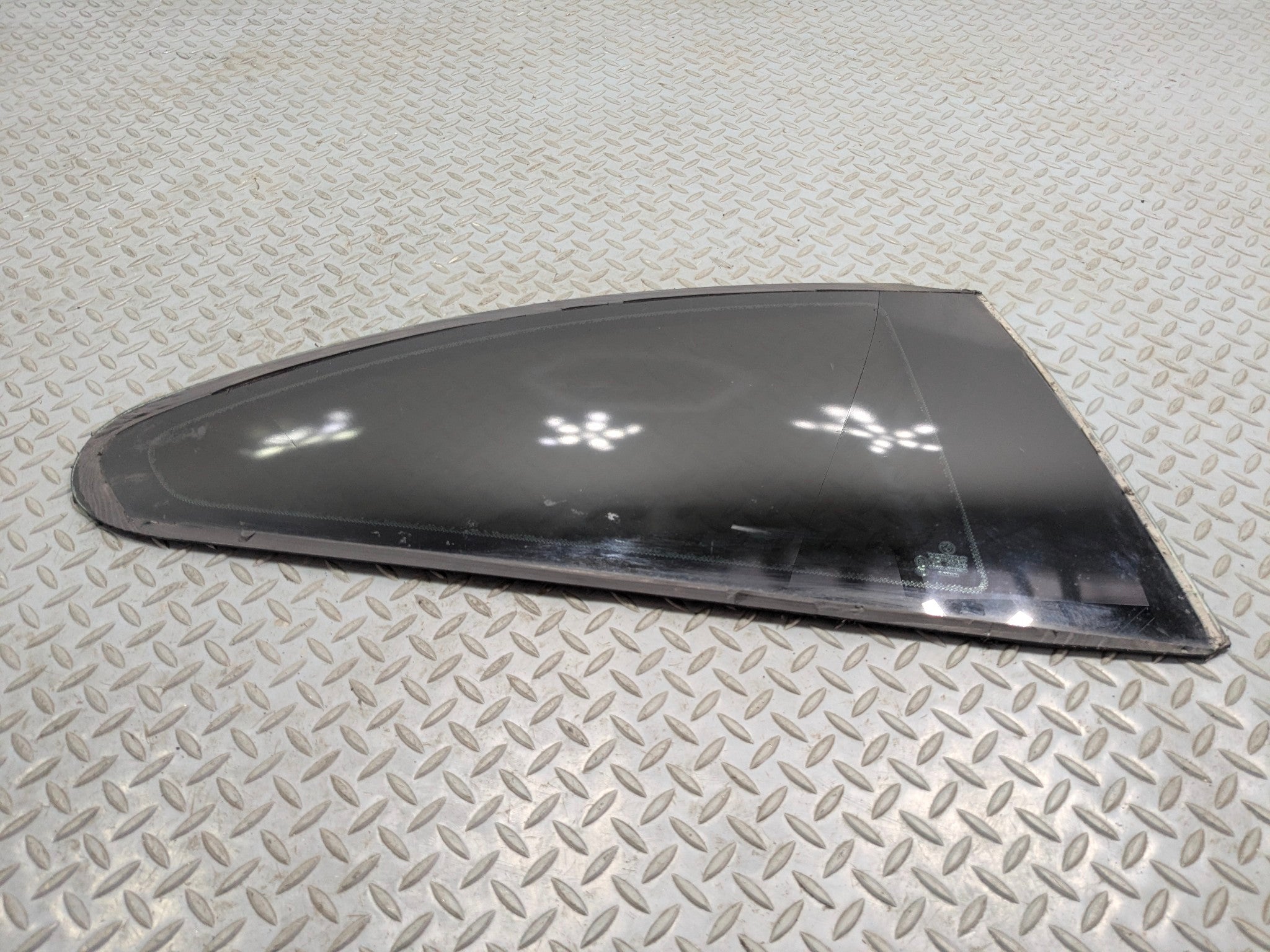 2014 - 2016 BMW 228I OEM QUARTER WINDOW GLASS WITH PRIVACY TINT REAR RIGHT SIDE