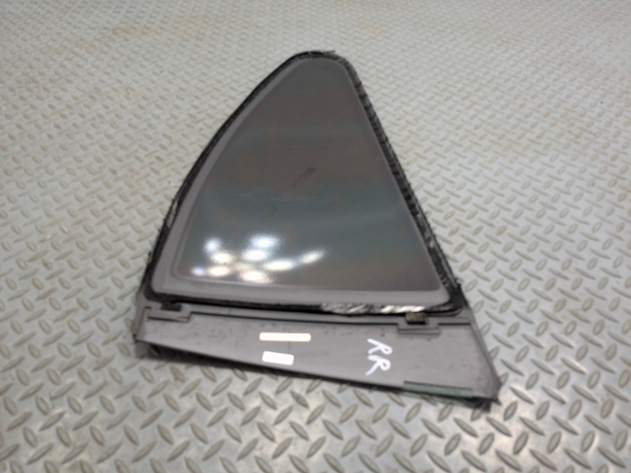 2014 - 2016 BMW 228I OEM QUARTER WINDOW GLASS WITH PRIVACY TINT REAR RIGHT SIDE