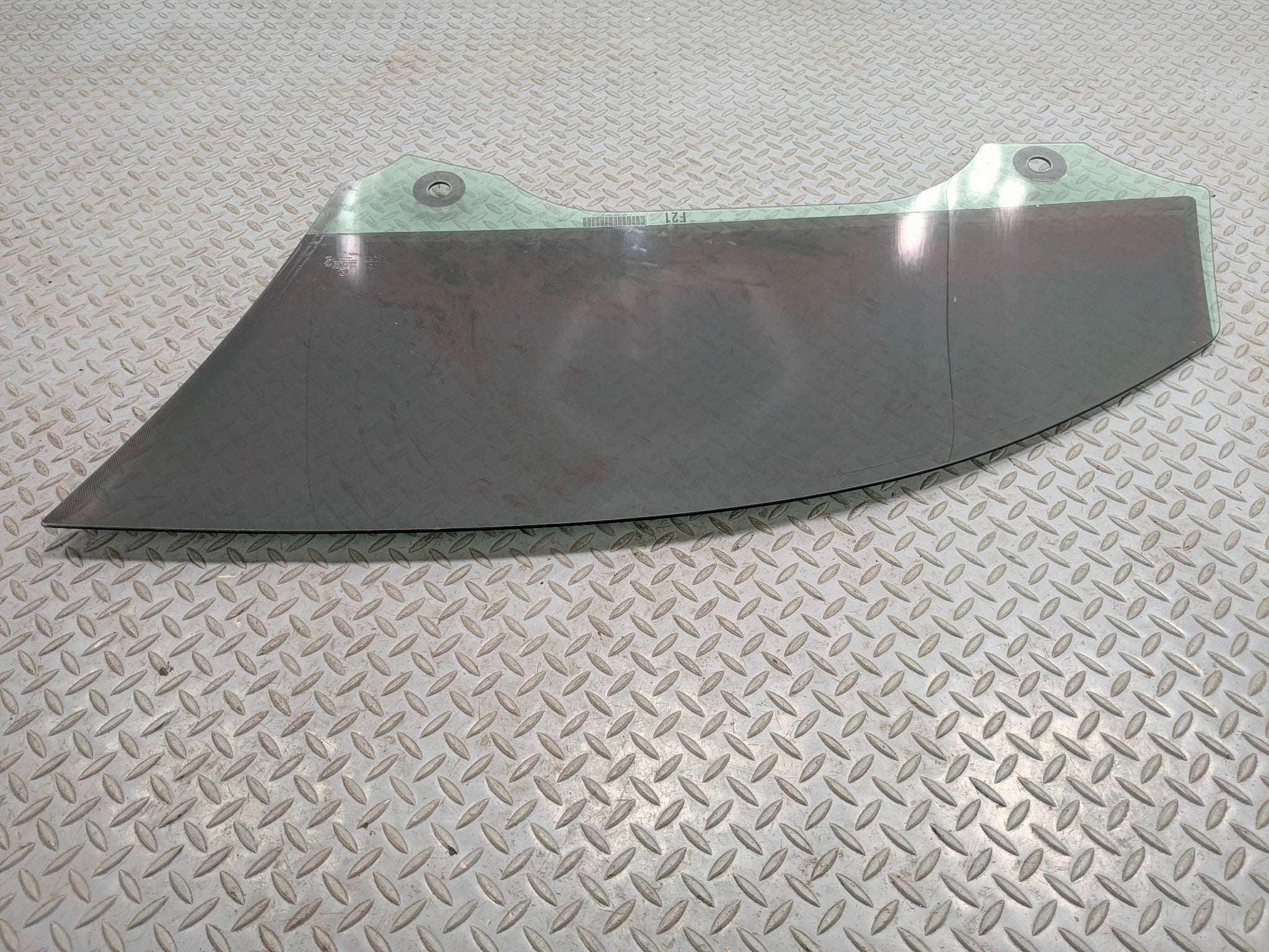 2014 - 2016 BMW 228I OEM DOOR WINDOW GLASS WITH PRIVACY TINT FRONT RIGHT SIDE