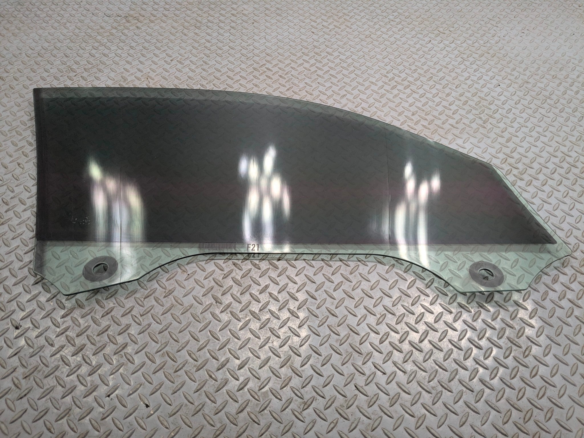 2014 - 2016 BMW 228I OEM DOOR WINDOW GLASS WITH PRIVACY TINT FRONT LEFT SIDE