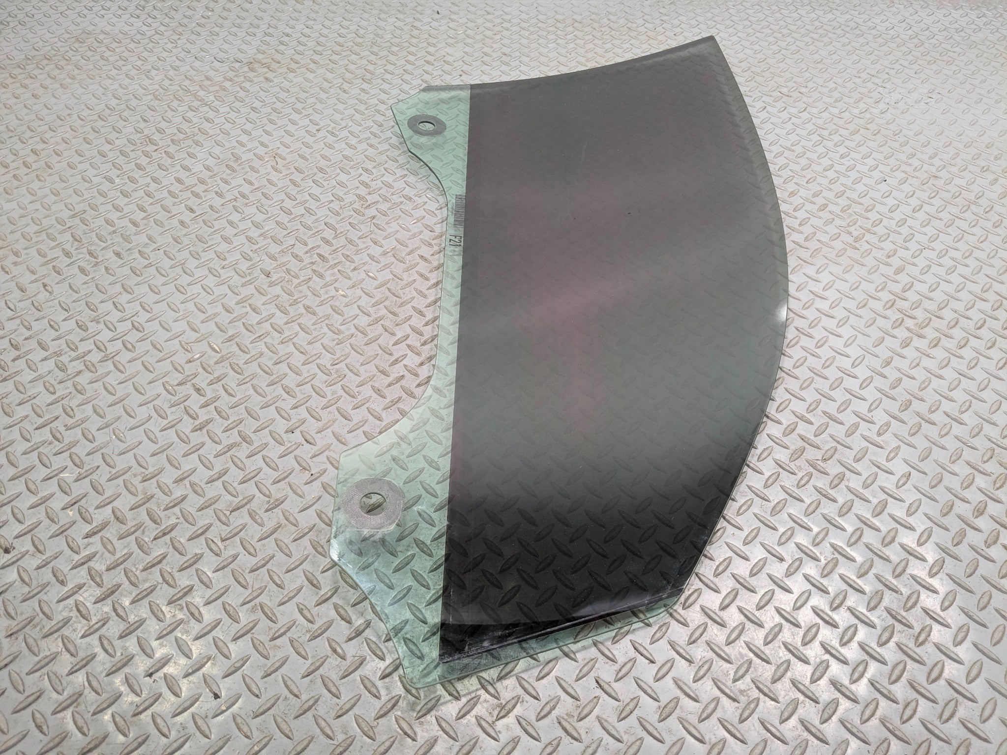 2014 - 2016 BMW 228I OEM DOOR WINDOW GLASS WITH PRIVACY TINT FRONT LEFT SIDE