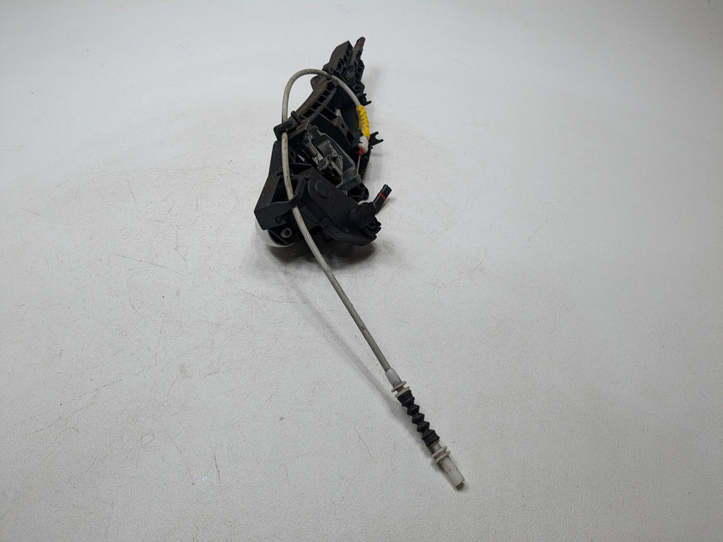 2014 - 2016 BMW 228I OEM EXTERIOR DOOR GRAB HANDLE CARRIER WHITE FRONT LEFT