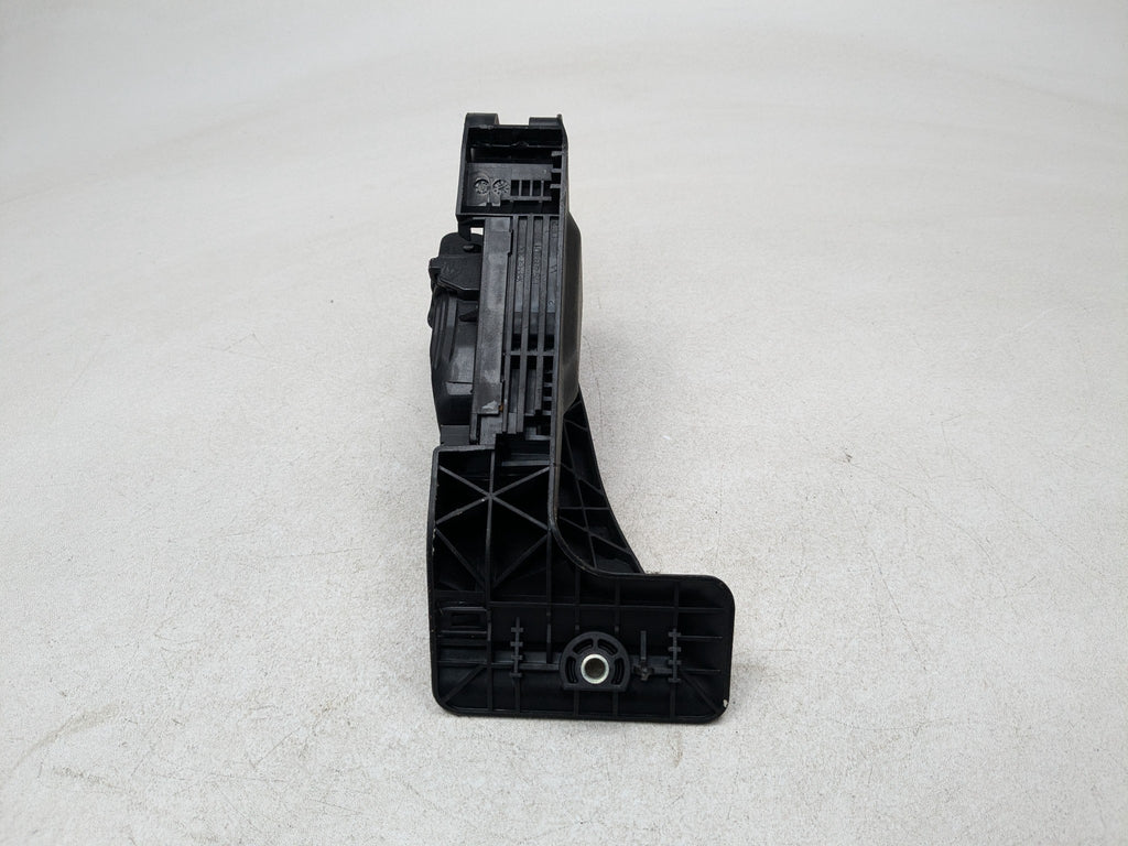 2014 - 2016 BMW 228I OEM GAS THROTTLE ACCELERATOR PEDAL BLACK WITH SENSOR