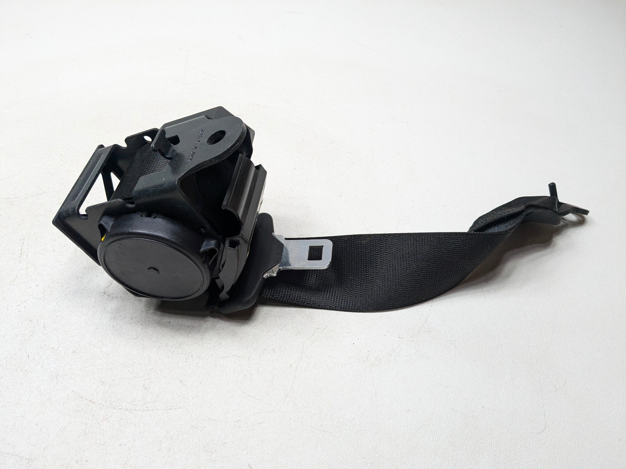 2014 - 2016 BMW 228I OEM SEAT BELT RETRACTOR FRONT LEFT DRIVER SIDE
