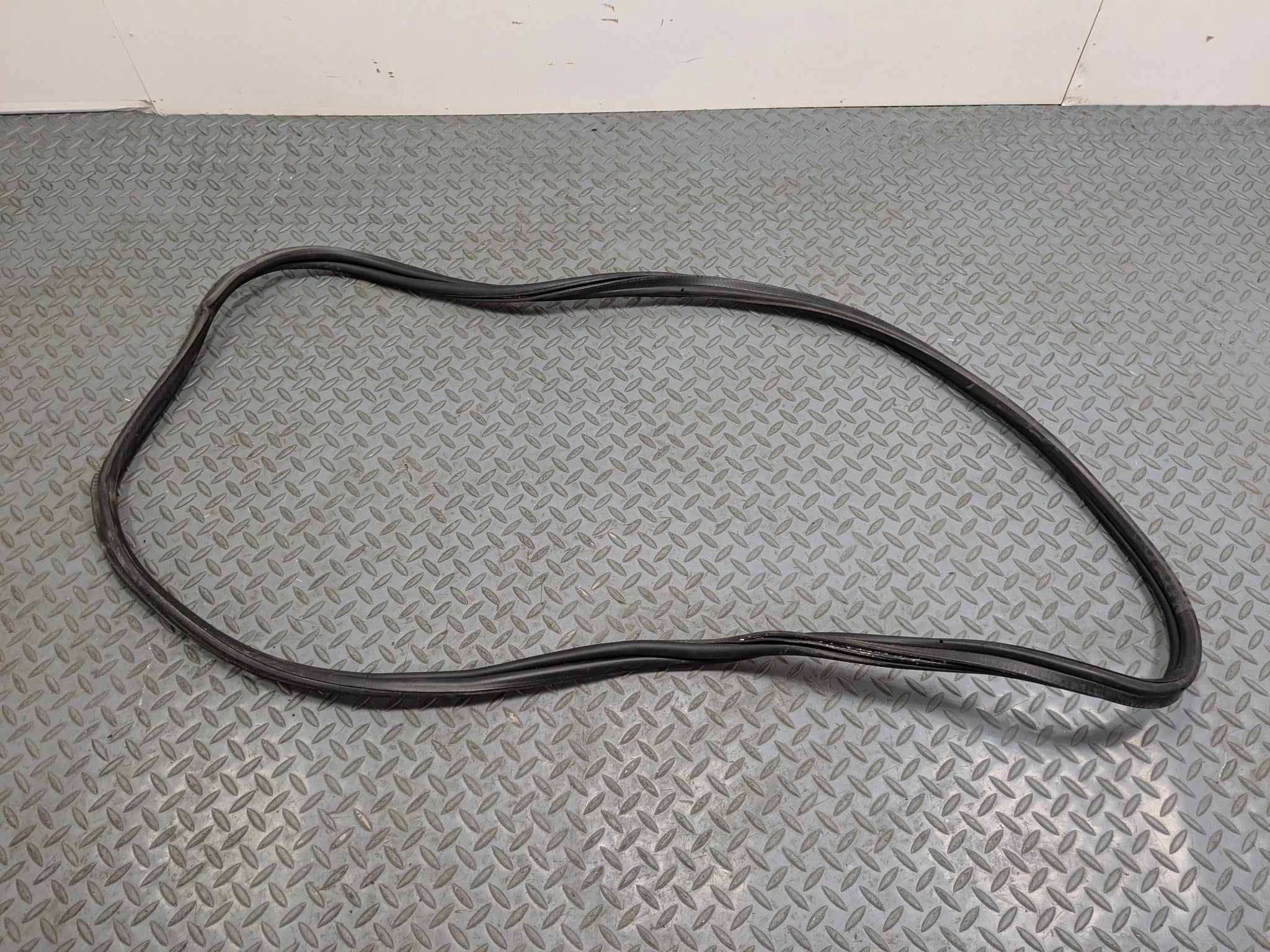 2014 - 2016 BMW 228I OEM REAR TRUNK LID WEATHER STRIPPING RUBBER BLACK
