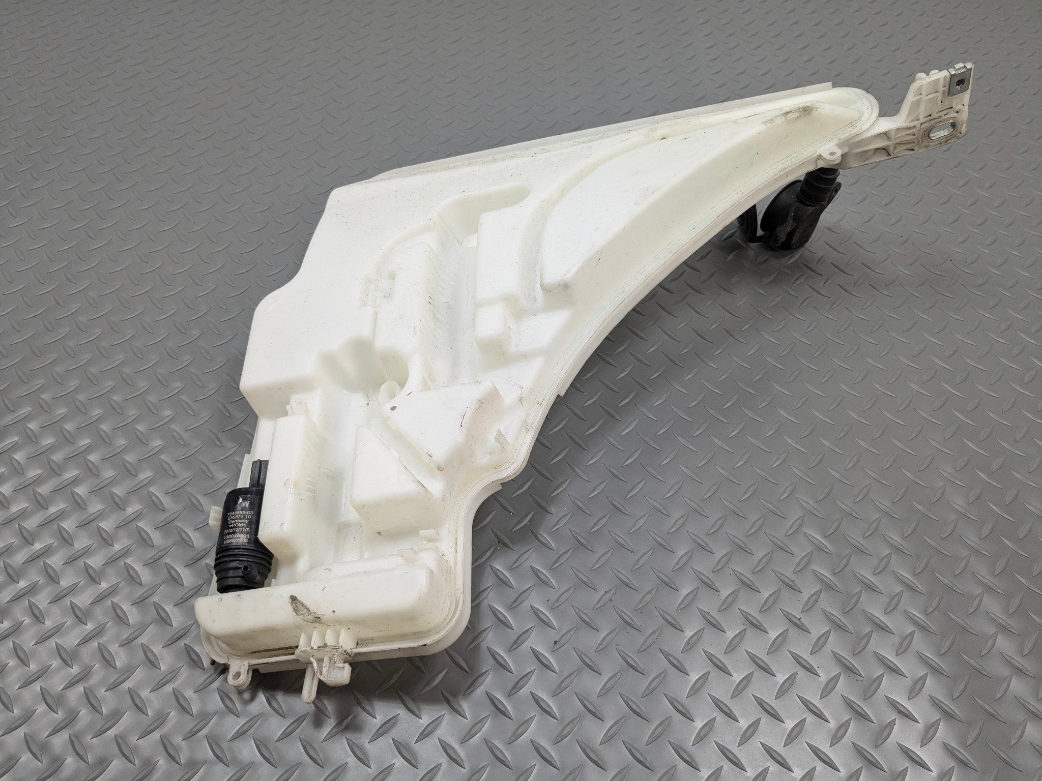 2014 - 2016 BMW 228I OEM WINDSHIELD WASHER RESERVOIR TANK BOTTLE