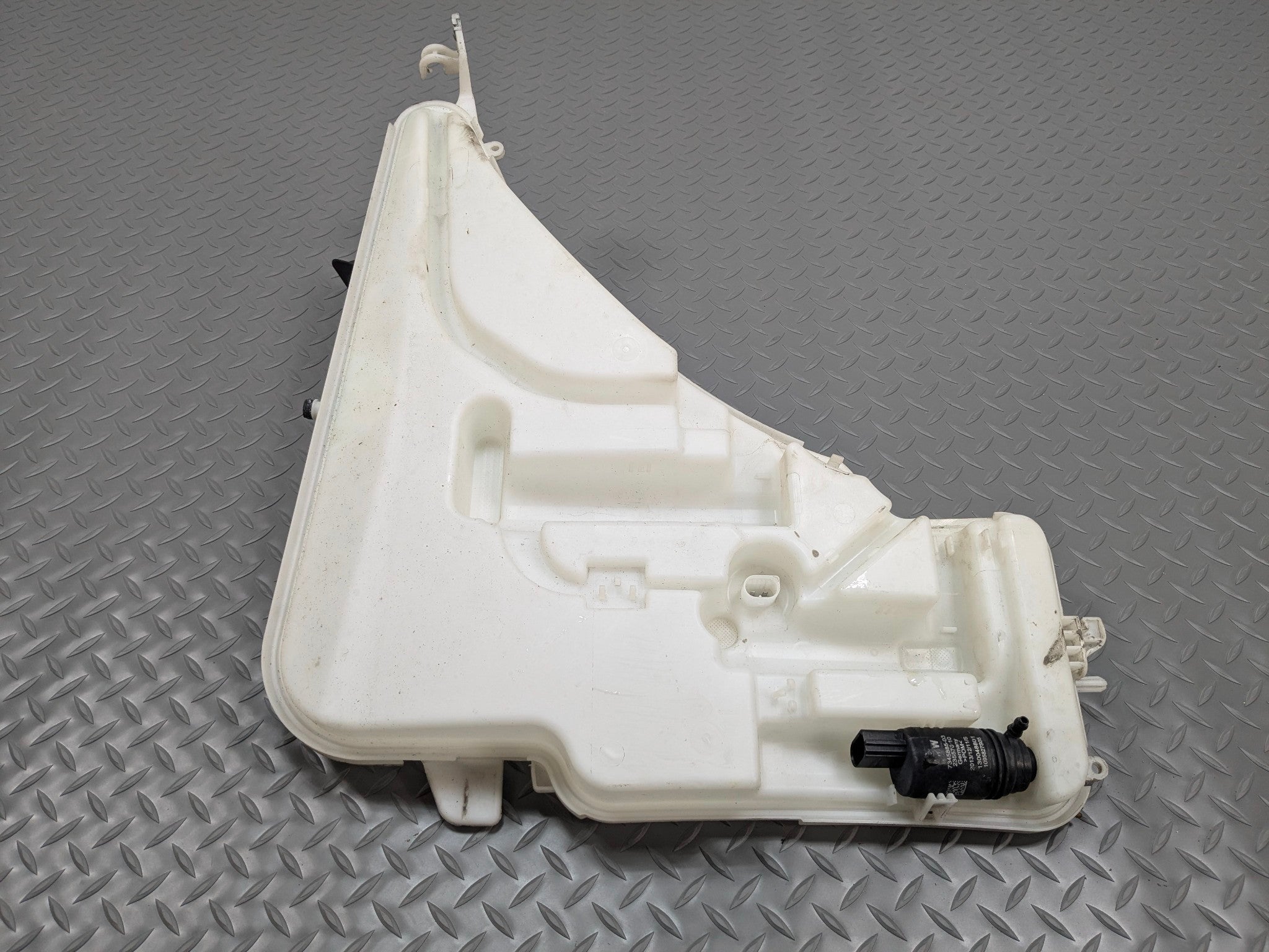 2014 - 2016 BMW 228I OEM WINDSHIELD WASHER RESERVOIR TANK BOTTLE
