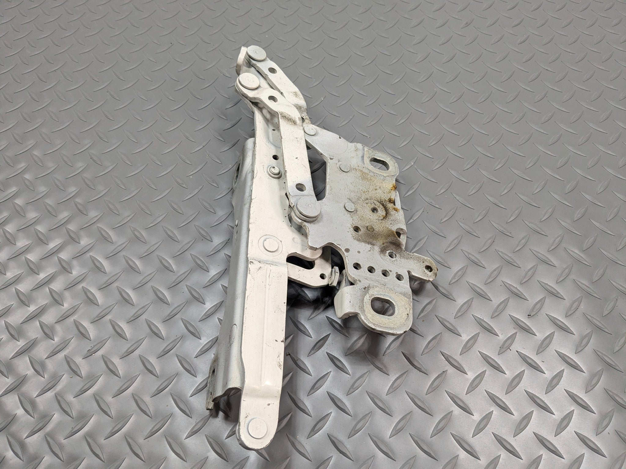 2014 - 2016 BMW 228I OEM HOOD HINGE SUPPORT BRACKET FRONT LEFT DRIVER SIDE