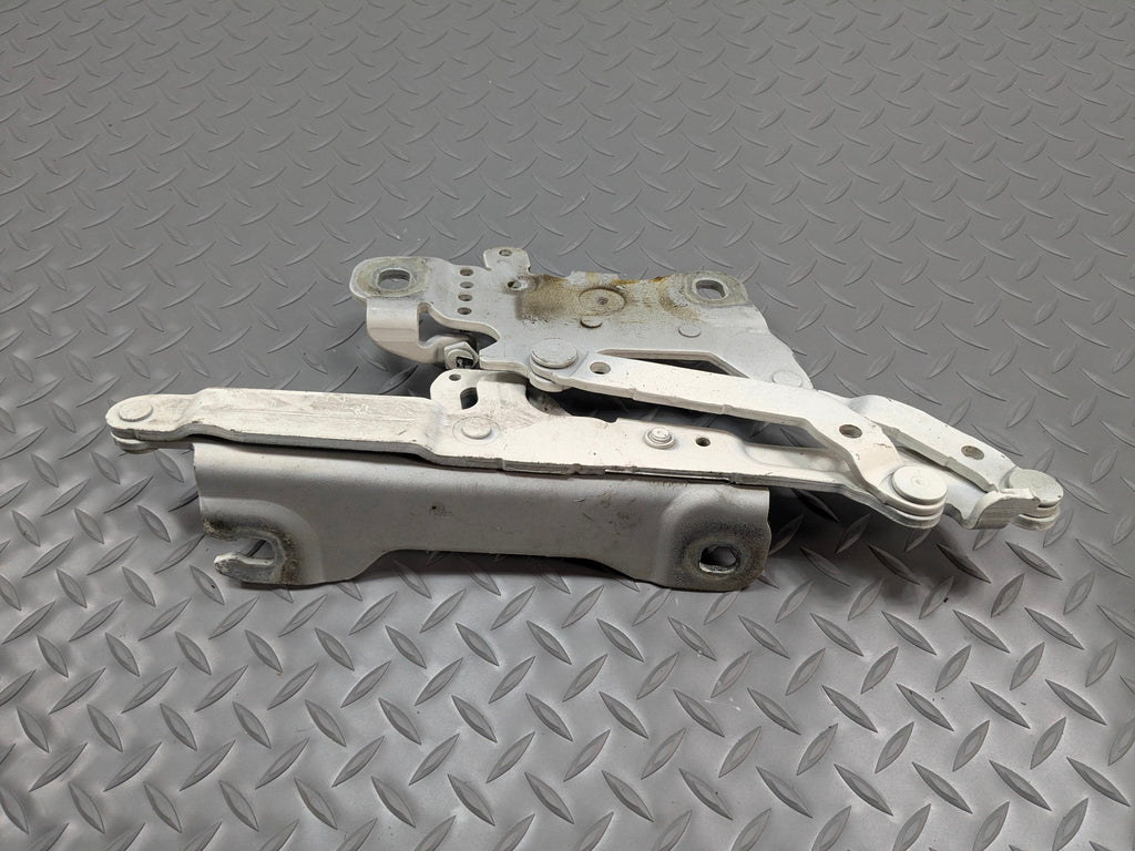 2014 - 2016 BMW 228I OEM HOOD HINGE SUPPORT BRACKET FRONT RIGHT PASSENGER SIDE