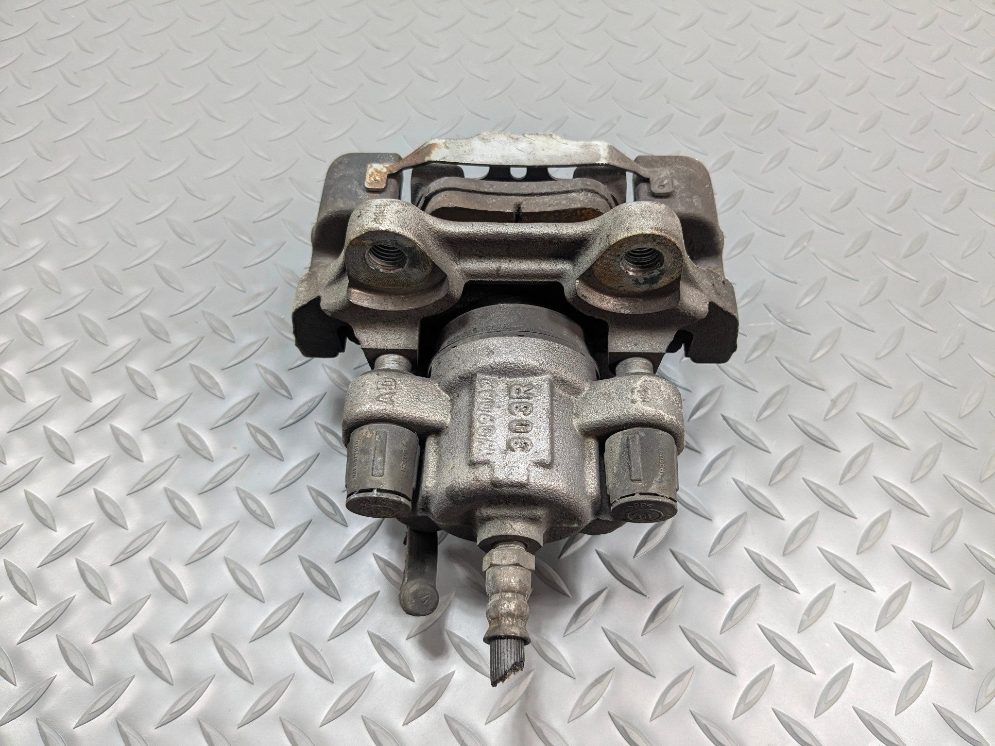 2014 - 2016 BMW 228I OEM BRAKE CALIPER ASSEMBLY REAR RIGHT PASSENGER SIDE