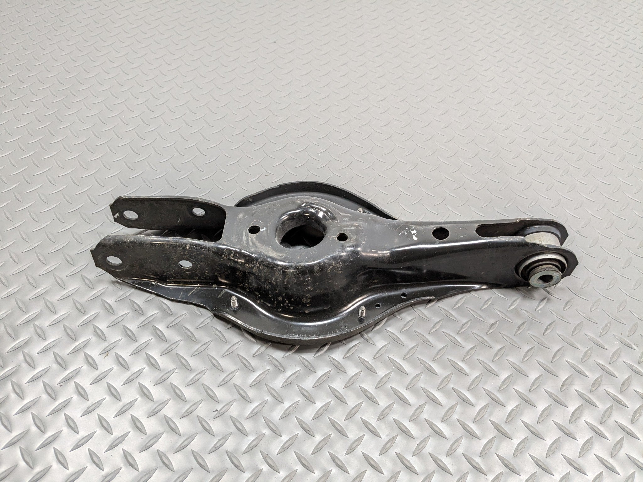 2014 - 2016 BMW 228I OEM CONTROL ARM SPRING PERCH LOWER REAR LEFT DRIVER SIDE