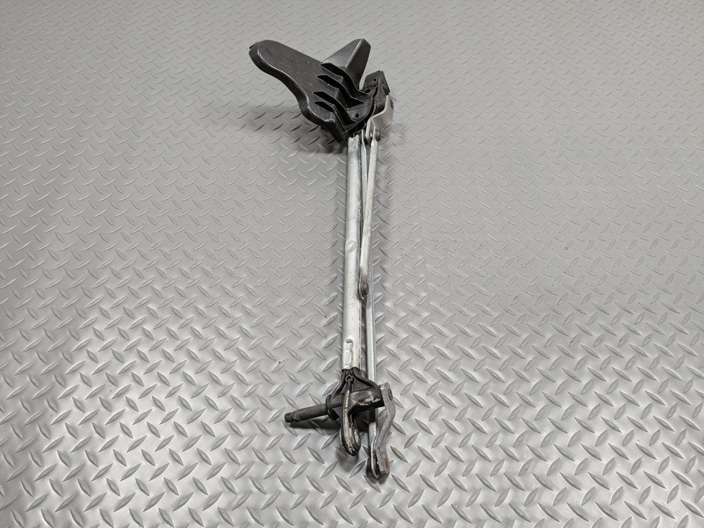2014 - 2016 BMW 228I OEM WINDSHIELD WIPER TRANSMISSION LINKAGE WITHOUT MOTOR