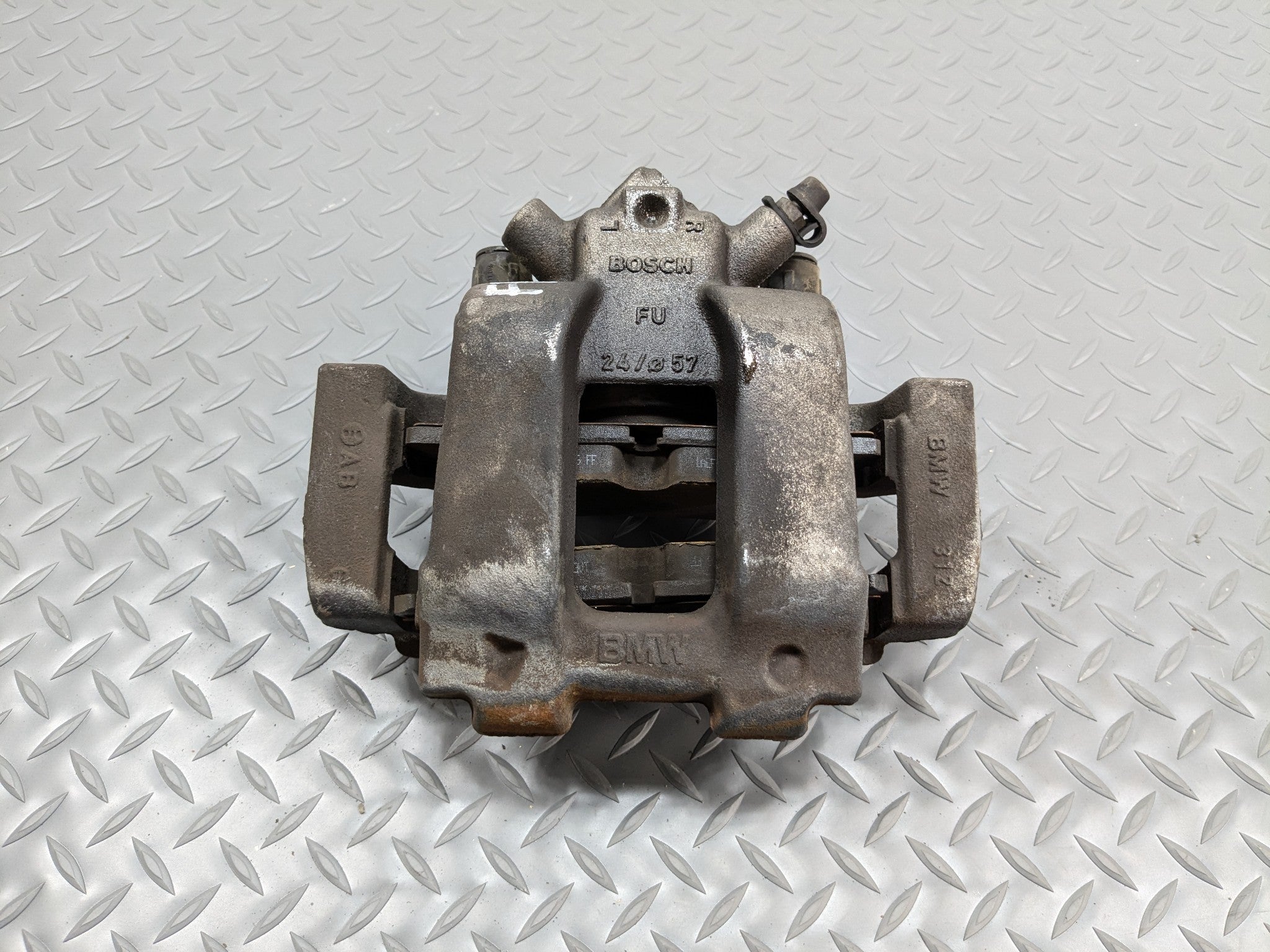 2014 - 2016 BMW 228I OEM BRAKE CALIPER ASSEMBLY FRONT RIGHT PASSENGER SIDE