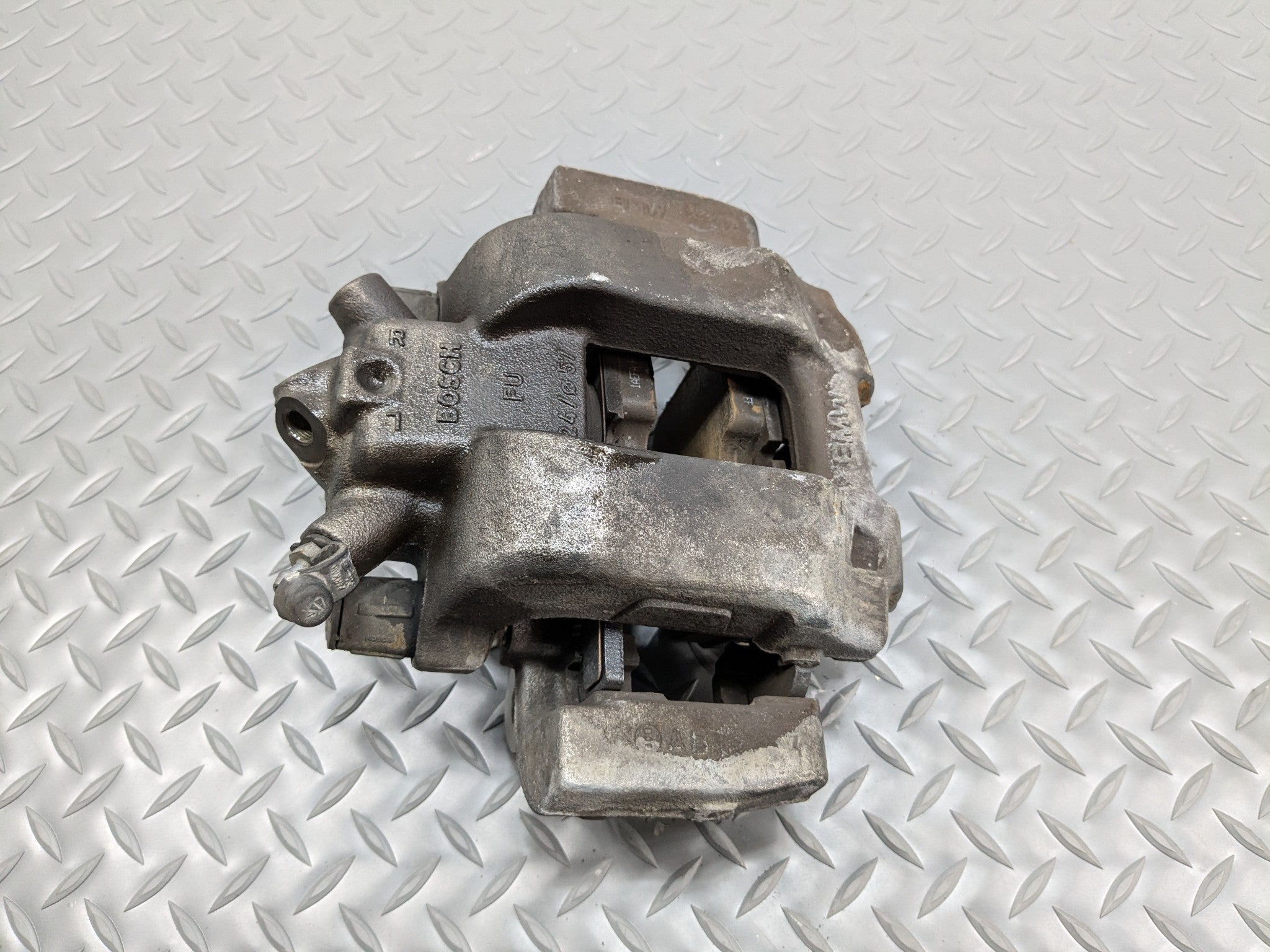 2014 - 2016 BMW 228I OEM BRAKE CALIPER ASSEMBLY FRONT LEFT DRIVER SIDE