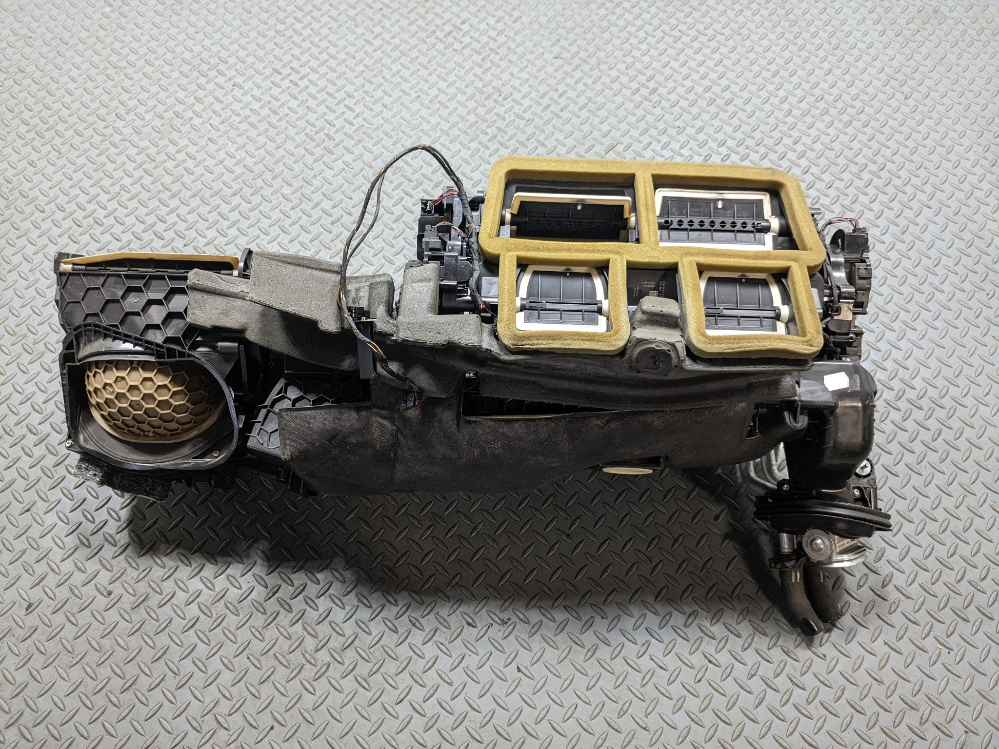 2014 - 2016 BMW 228I OEM HVAC AC BLOWER HEATER CORE UNIT HOUSING CASE ASSEMBLY