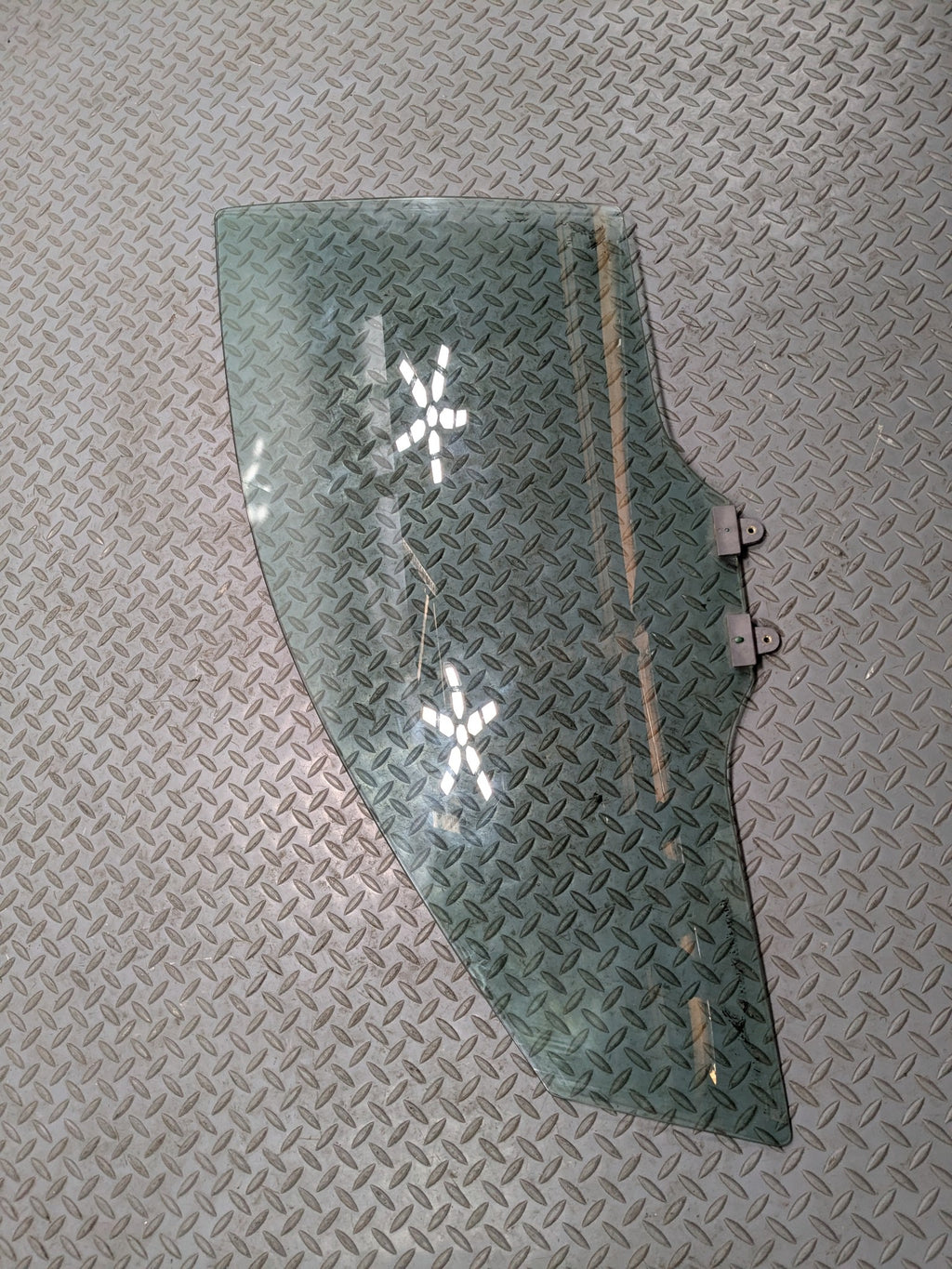04 - 08 ACURA TSX OEM DOOR WINDOW GLASS FRONT PASSENGER RIGHT SIDE WITHOUT TINT