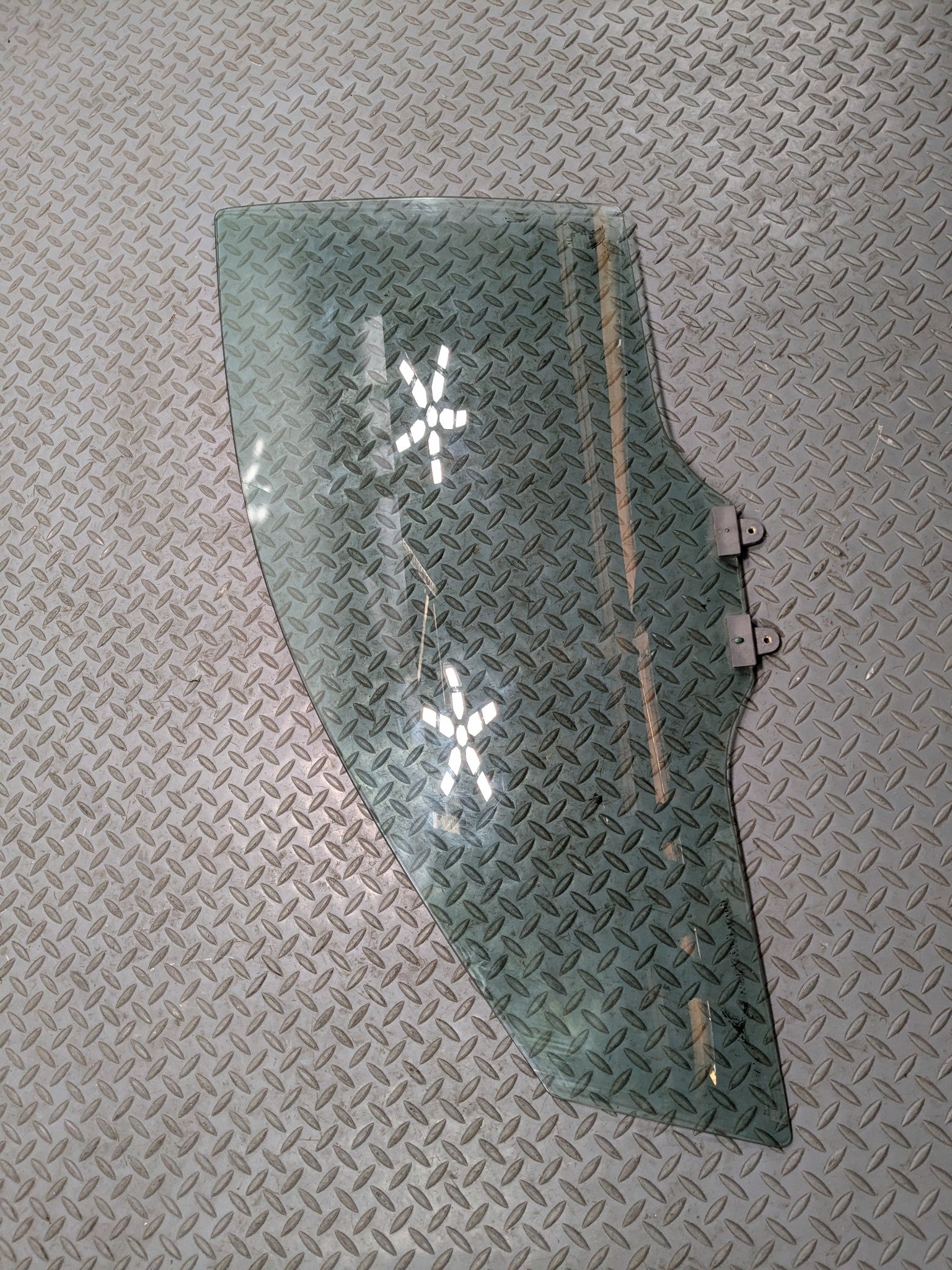 04 - 08 ACURA TSX OEM DOOR WINDOW GLASS FRONT PASSENGER RIGHT SIDE WITHOUT TINT