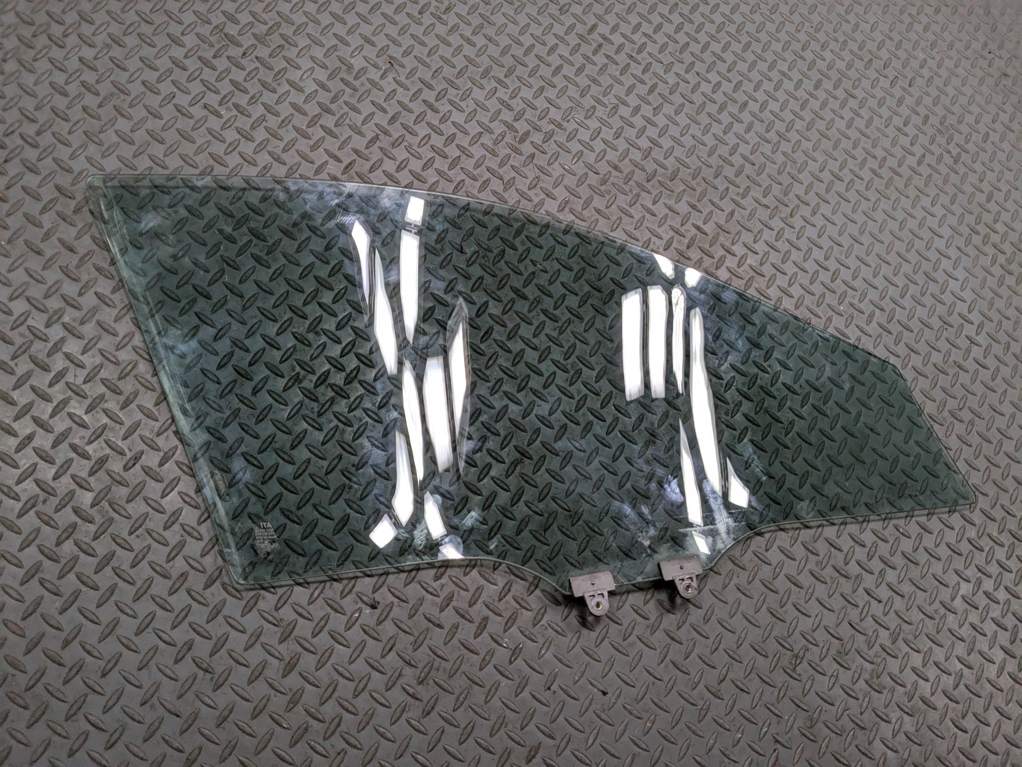 04 - 08 ACURA TSX OEM DOOR WINDOW GLASS FRONT PASSENGER RIGHT SIDE WITHOUT TINT