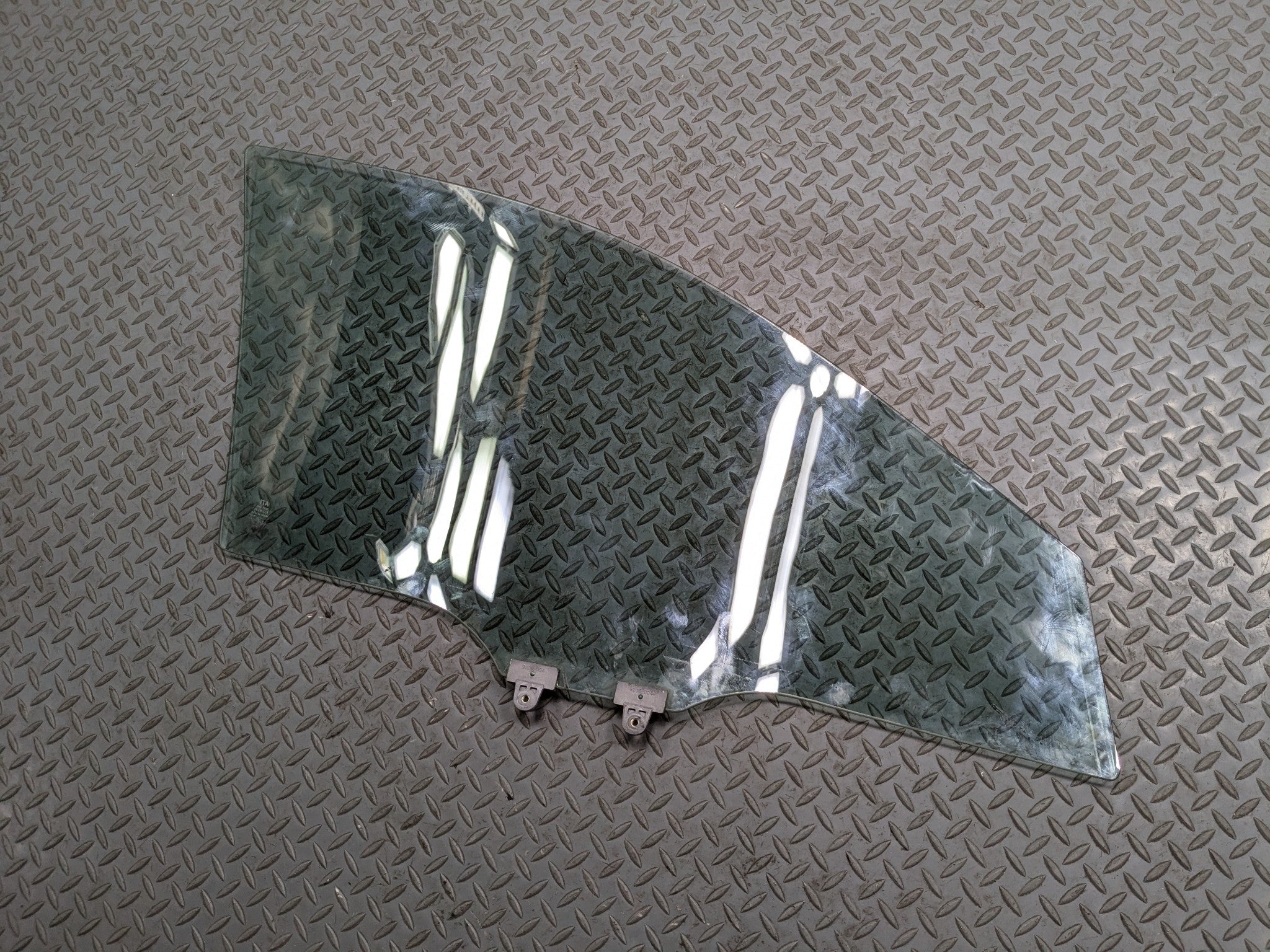 04 - 08 ACURA TSX OEM DOOR WINDOW GLASS FRONT PASSENGER RIGHT SIDE WITHOUT TINT