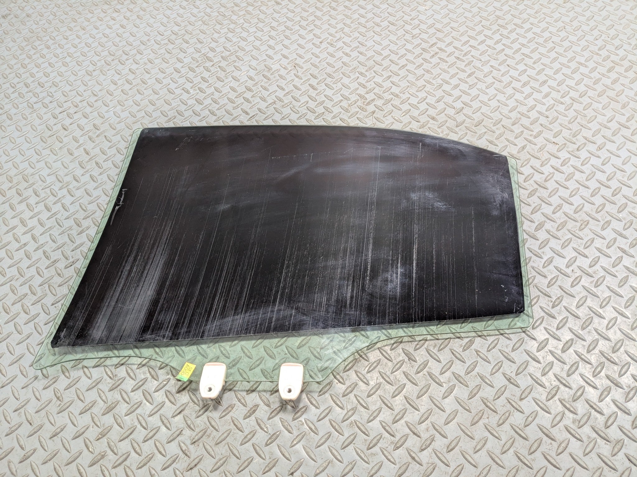 04 - 08 ACURA TSX OEM DOOR WINDOW GLASS REAR PASSENGER RIGHT WITH BLACK TINT