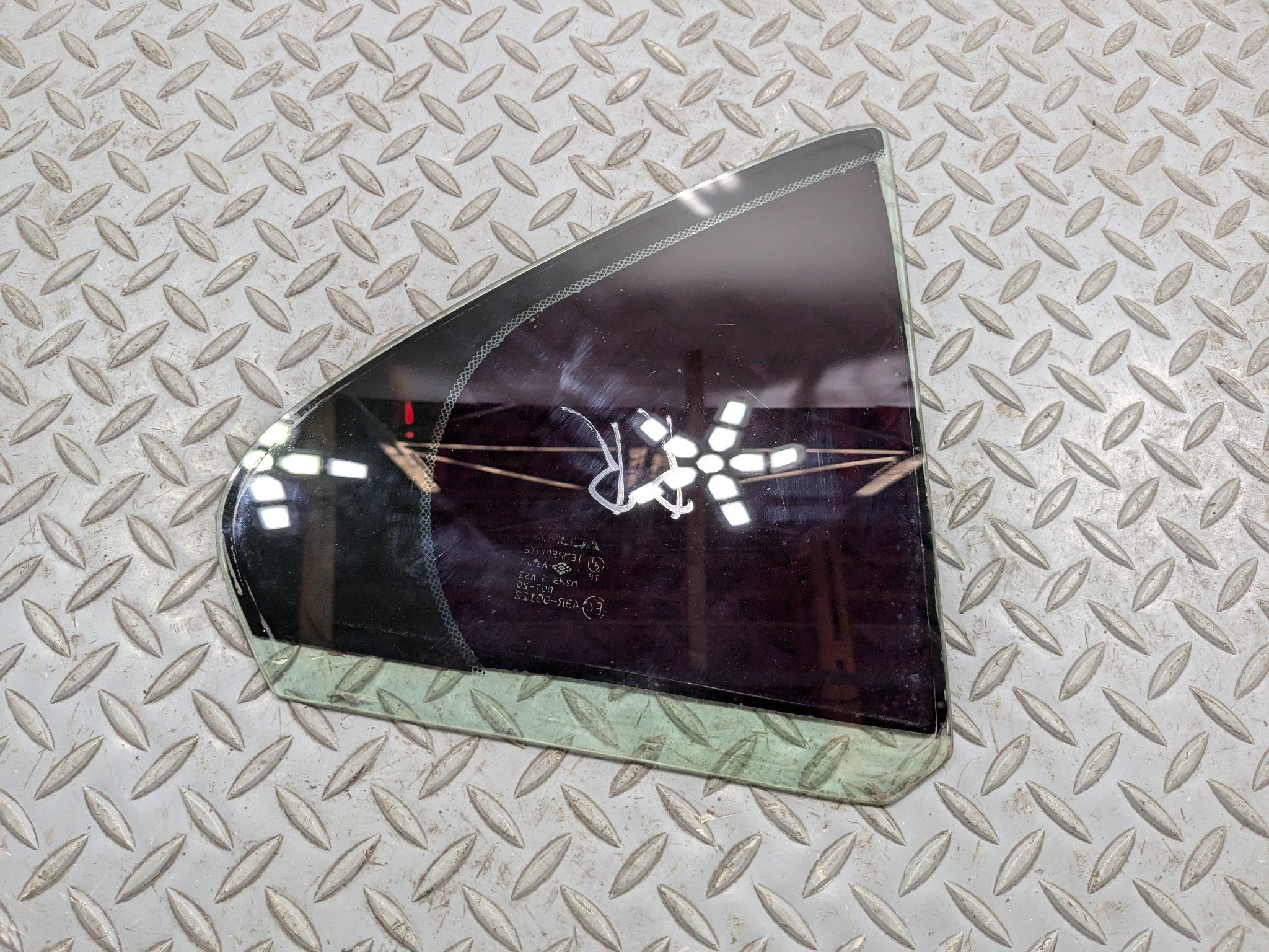 2004 - 2008 ACURA TSX OEM REAR VENT GLASS PASSENGER RIGHT WITH BLACK TINT