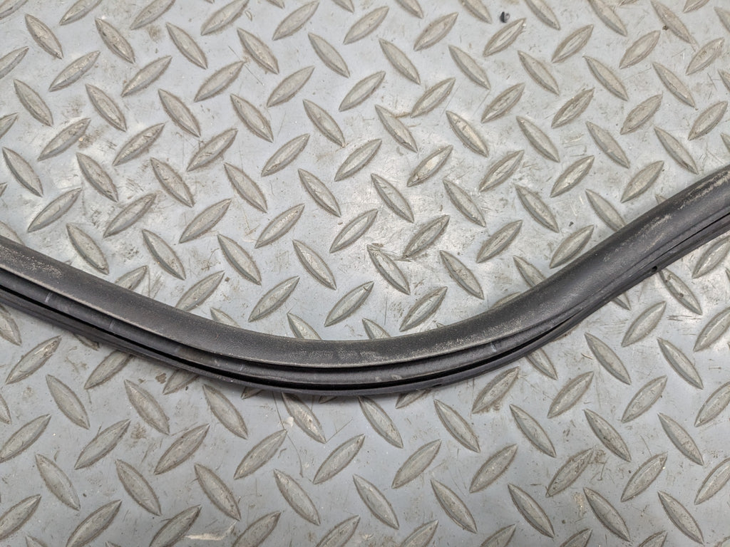 04 - 08 ACURA TSX OEM DOOR SEAL WEATHER STRIPPING RUBBER REAR LEFT DRIVER SIDE