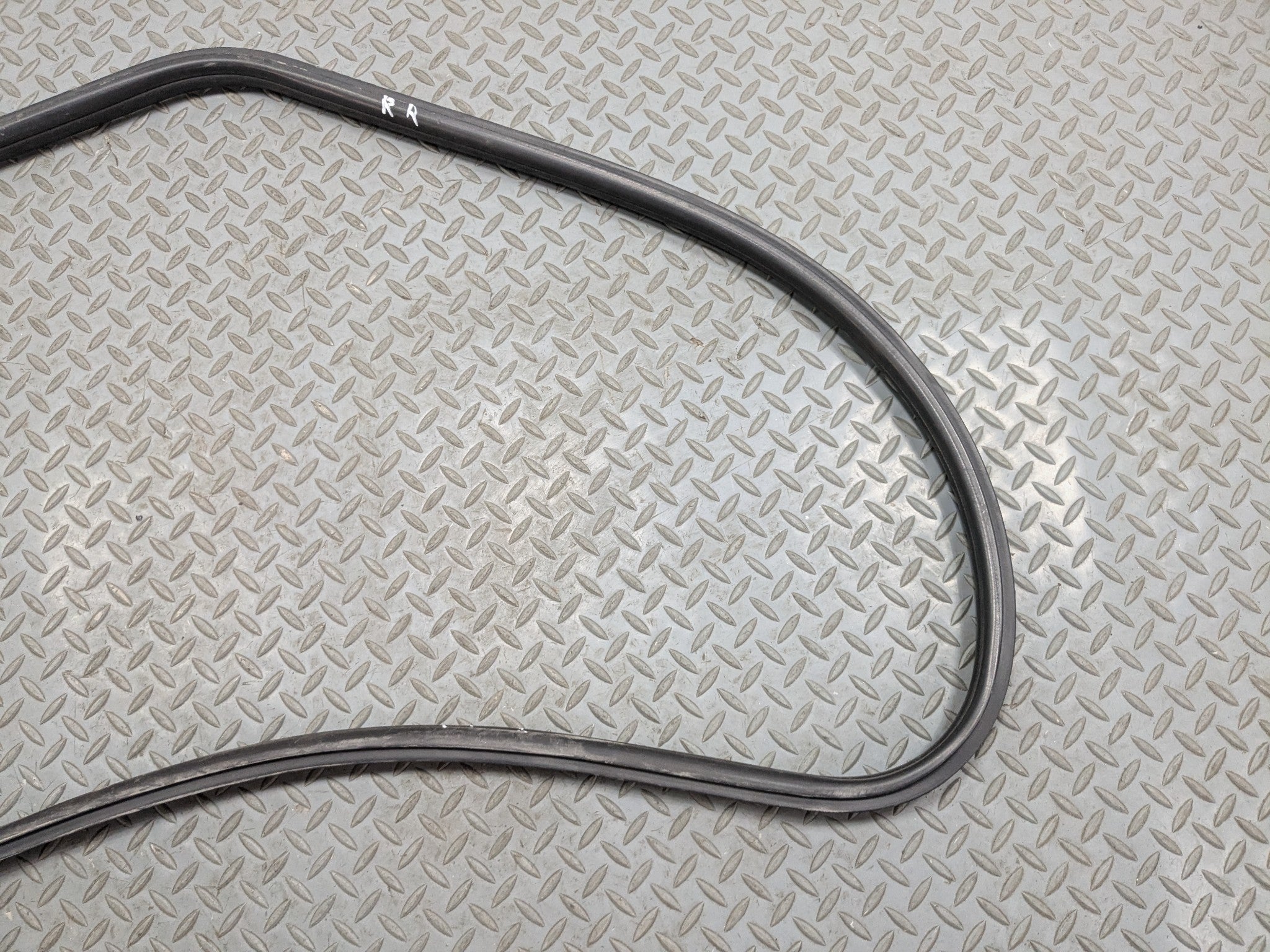 04 - 08 ACURA TSX OEM DOOR SEAL WEATHER STRIPPING RUBBER REAR LEFT DRIVER SIDE