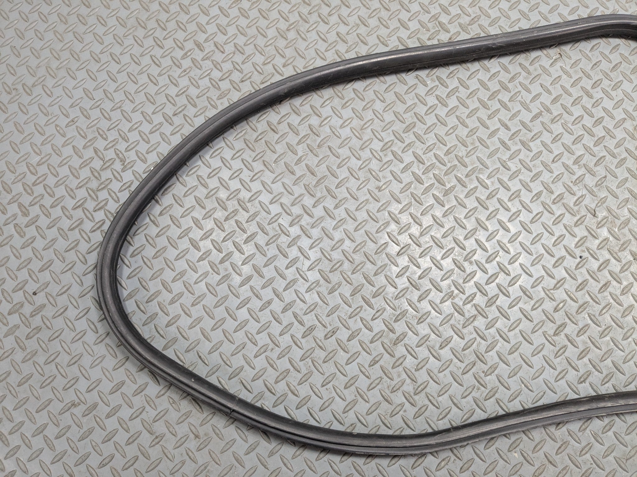 04 - 08 ACURA TSX OEM DOOR SEAL WEATHER STRIPPING RUBBER REAR LEFT DRIVER SIDE
