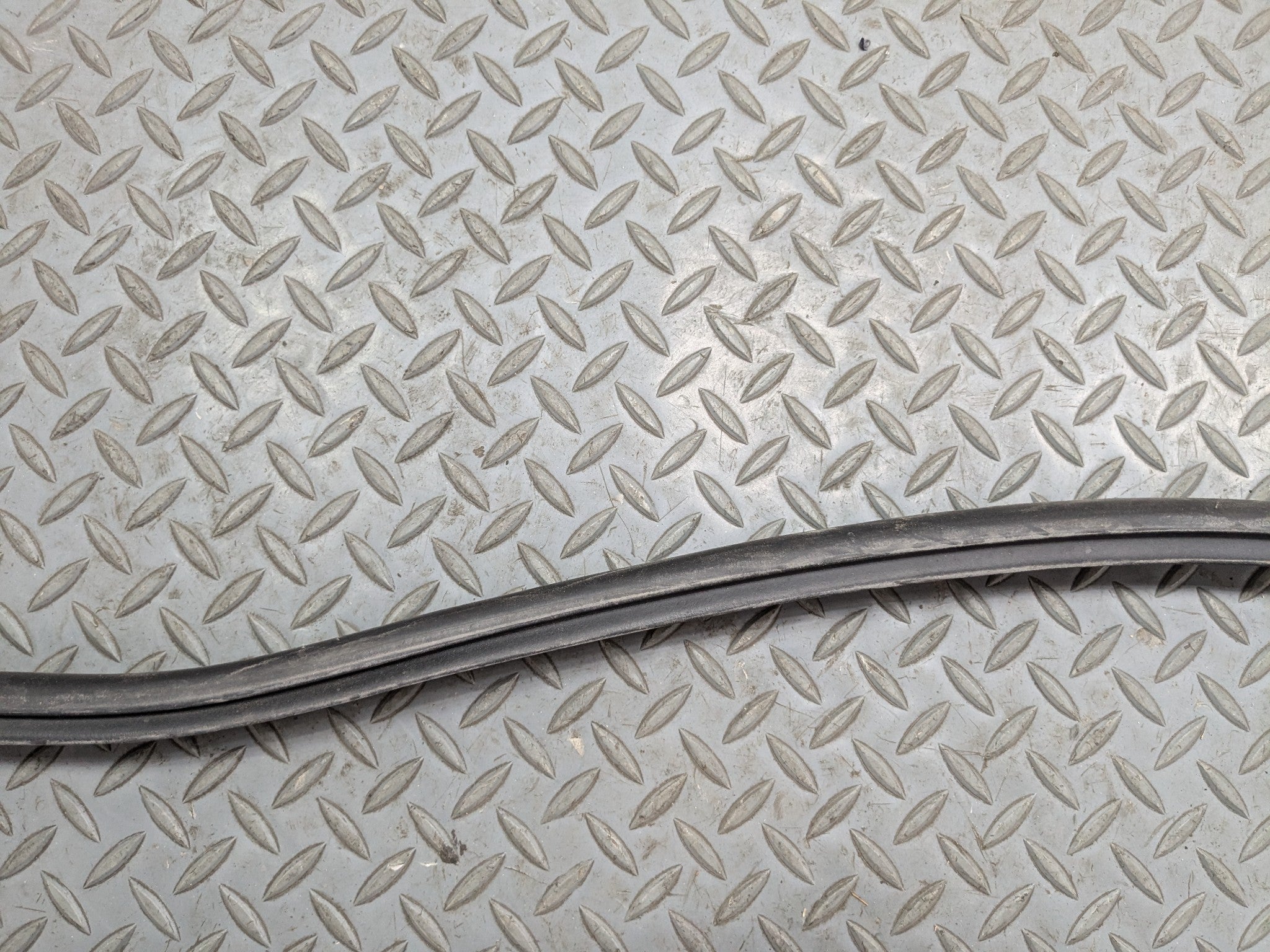 04 - 08 ACURA TSX OEM DOOR SEAL WEATHER STRIPPING RUBBER REAR LEFT DRIVER SIDE