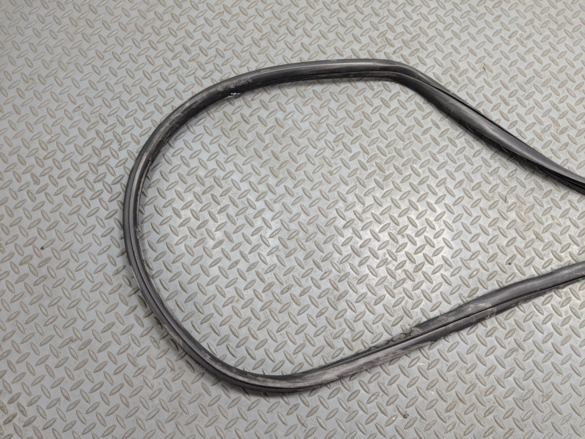2004 - 2008 ACURA TSX OEM DOOR SEAL WEATHER STRIPPING RUBBER FRONT RIGHT SIDE