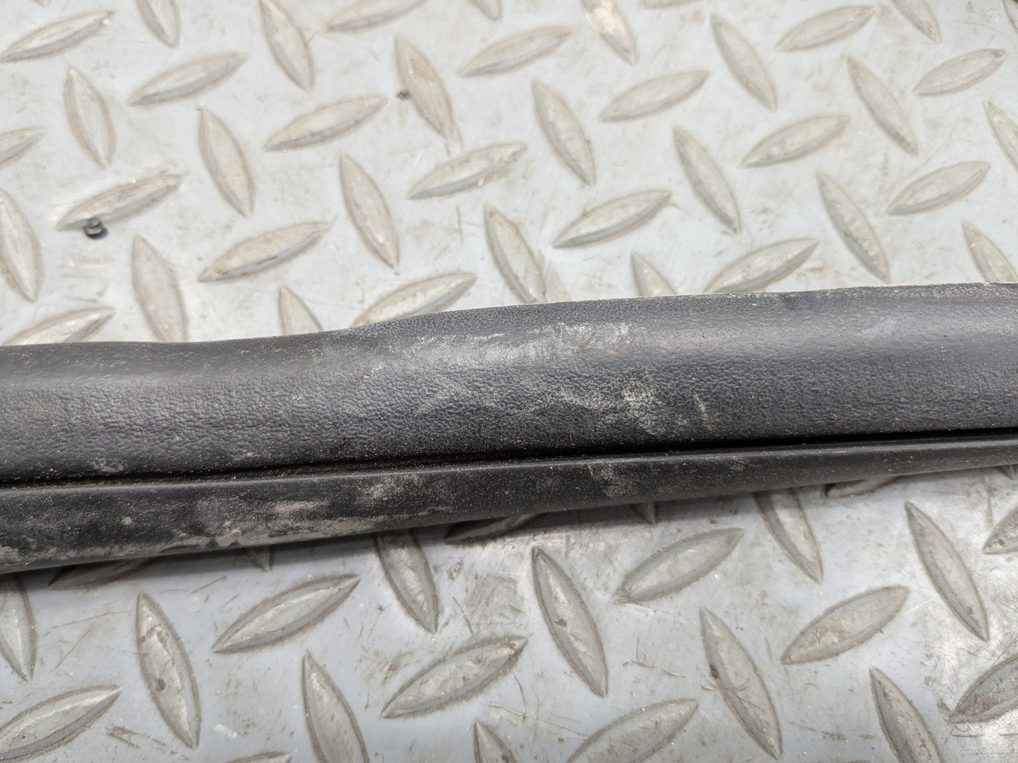 2004 - 2008 ACURA TSX OEM DOOR SEAL WEATHER STRIPPING RUBBER FRONT RIGHT SIDE