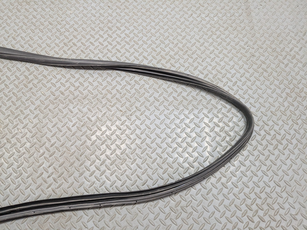 2004 - 2008 ACURA TSX OEM DOOR SEAL WEATHER STRIPPING RUBBER FRONT RIGHT SIDE