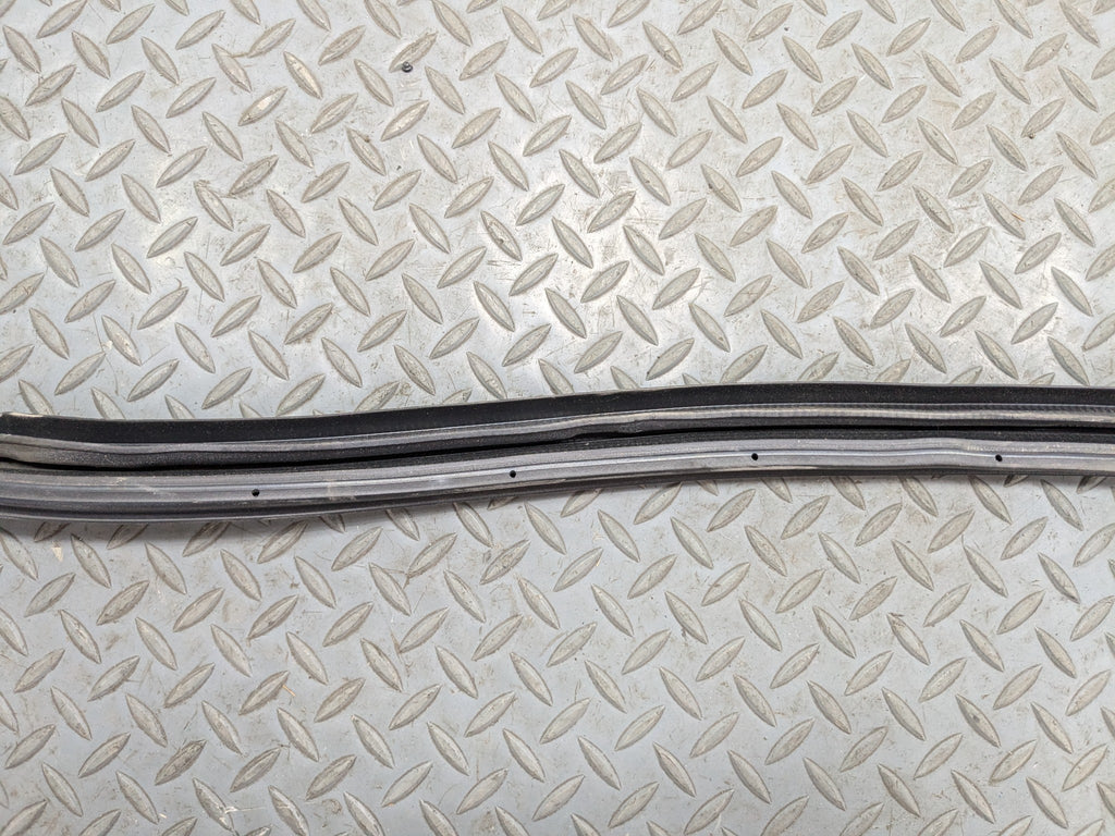 2004 - 2008 ACURA TSX OEM DOOR SEAL WEATHER STRIPPING RUBBER FRONT RIGHT SIDE