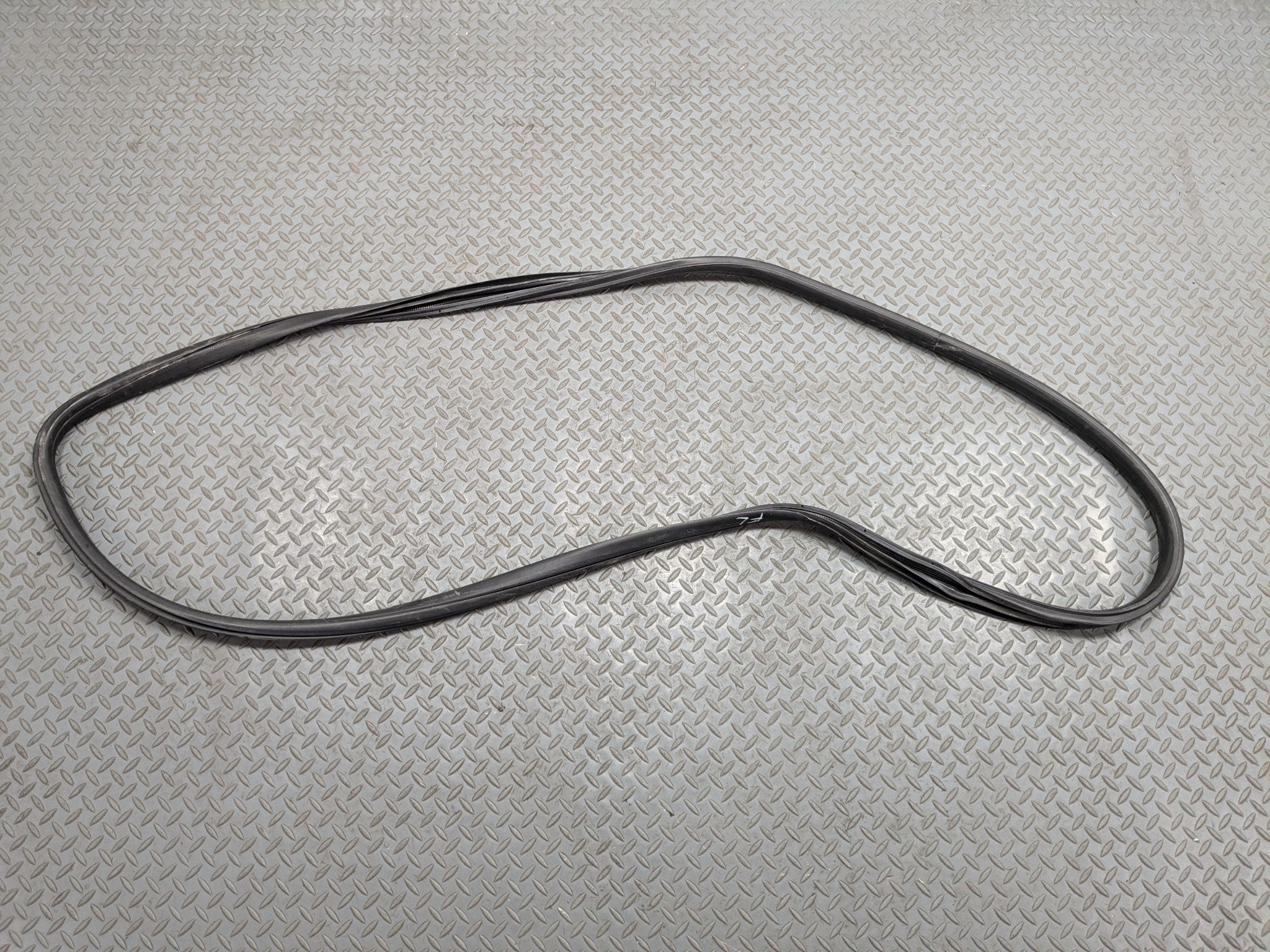 04 - 08 ACURA TSX OEM DOOR SEAL WEATHER STRIPPING RUBBER FRONT LEFT DRIVER SIDE