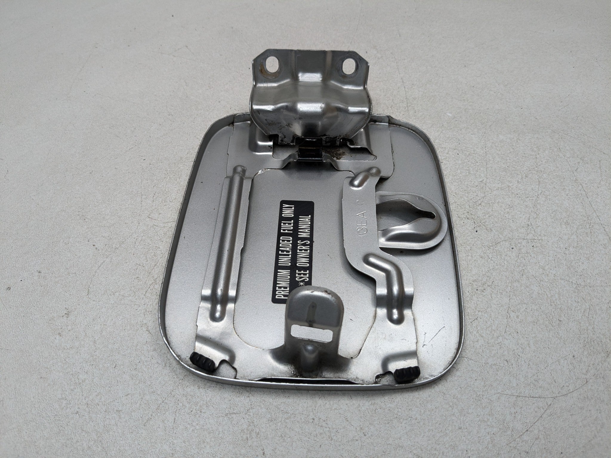2004 - 2008 ACURA TSX OEM FUEL TANK GAS FILLER DOOR COVER ASSEMBLY
