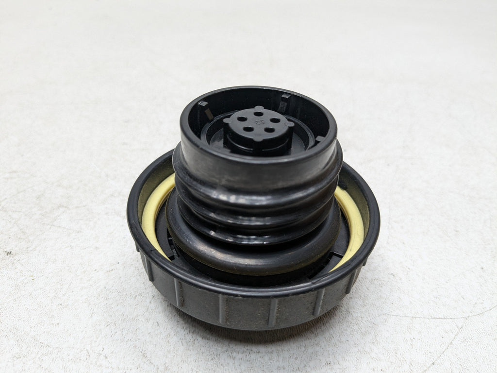 2004 - 2008 ACURA TSX OEM FUEL GAS TANK FILLER CAP ASSEMBLY BLACK