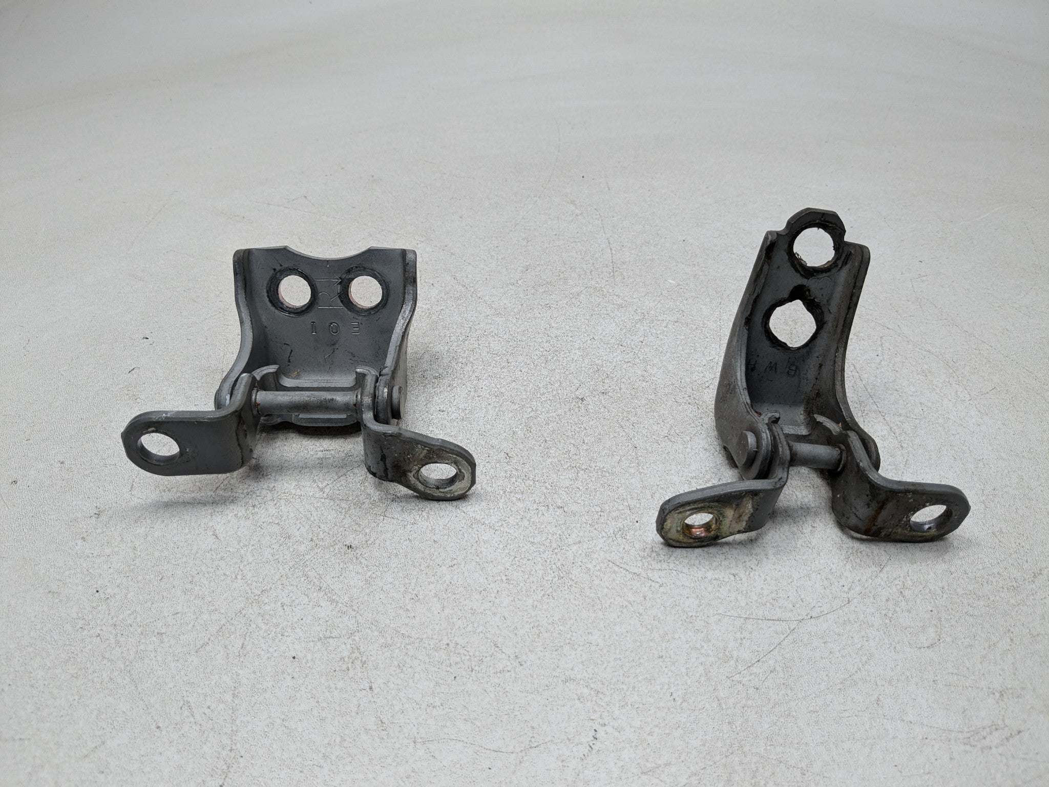 2004 - 2008 ACURA TSX OEM DOOR HINGE SET UPPER LOWER FRONT RIGHT PASSENGER SIDE