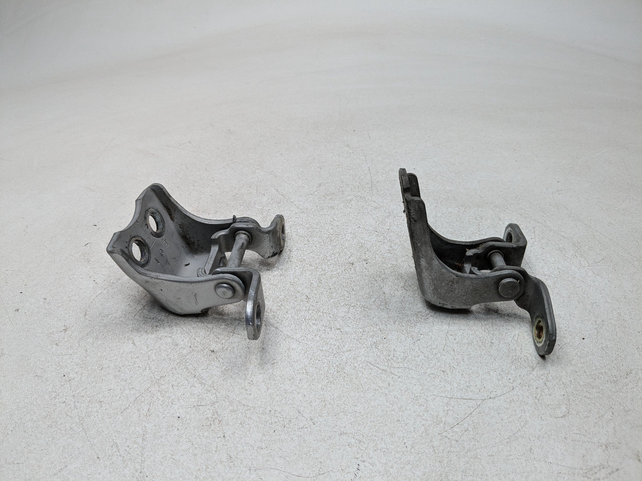 2004 - 2008 ACURA TSX OEM DOOR HINGE SET UPPER LOWER FRONT RIGHT PASSENGER SIDE