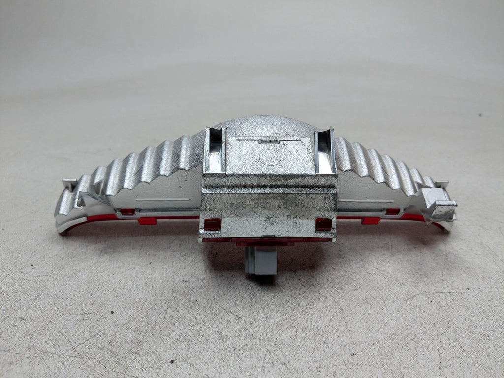 2004 - 2008 ACURA TSX OEM THIRD BRAKE LIGHT AVOIDANCE REAR CENTER HIGH MOUNT