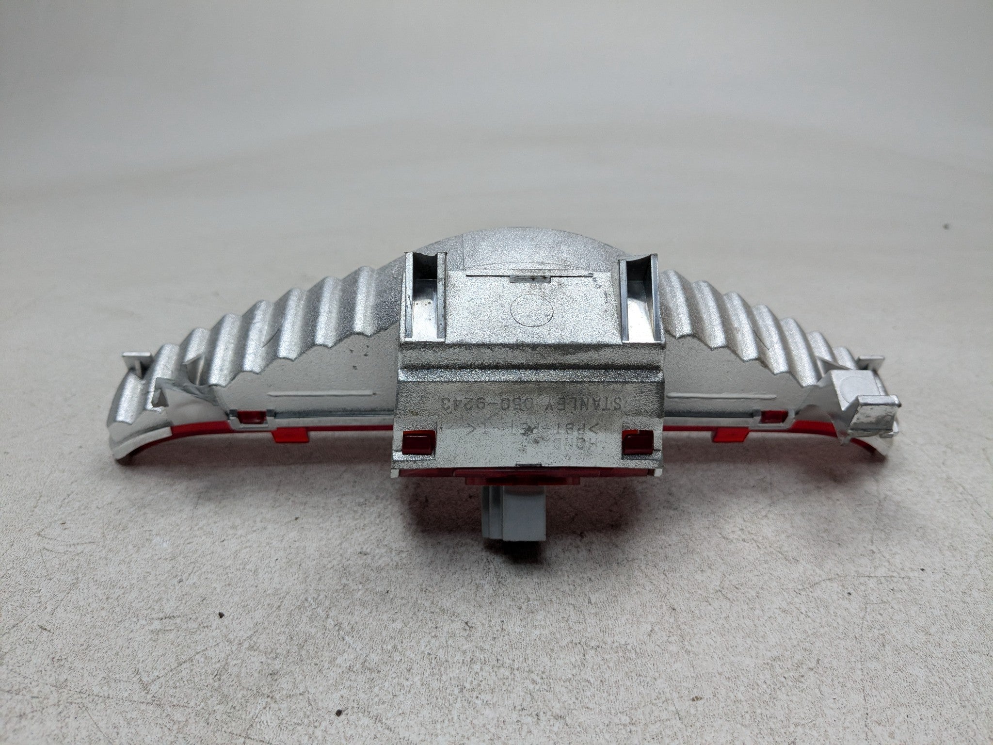 2004 - 2008 ACURA TSX OEM THIRD BRAKE LIGHT AVOIDANCE REAR CENTER HIGH MOUNT