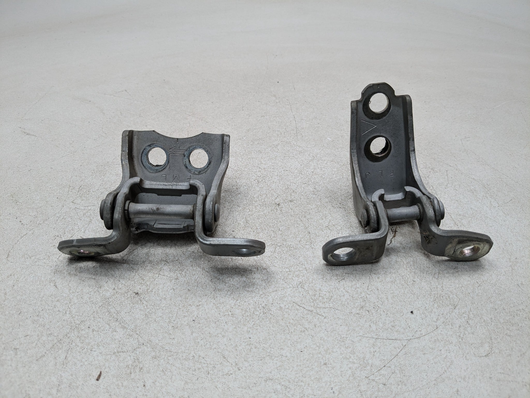 2004 - 2008 ACURA TSX OEM DOOR HINGES SET UPPER AND LOWER FRONT LEFT SIDE