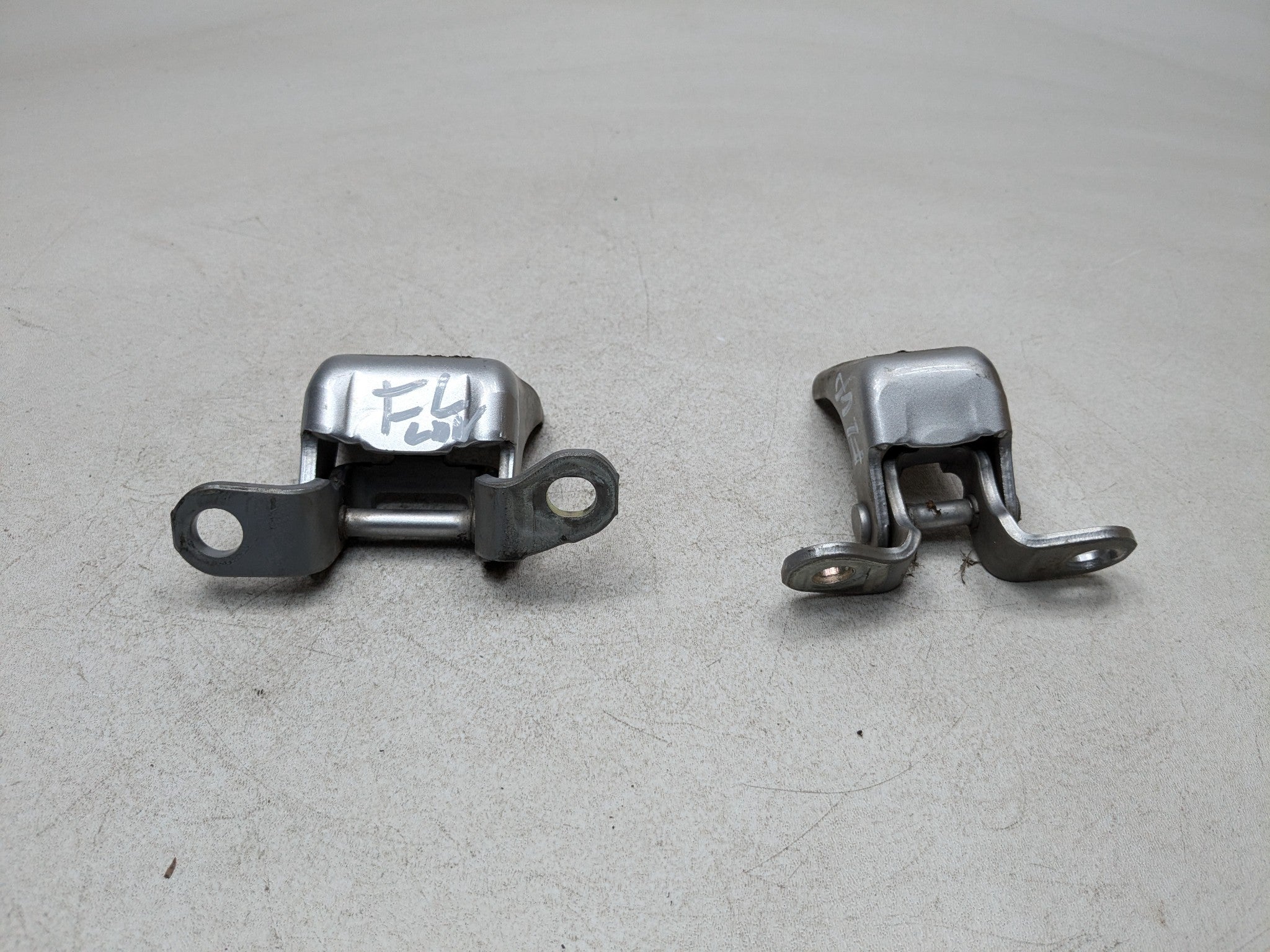 2004 - 2008 ACURA TSX OEM DOOR HINGES SET UPPER AND LOWER FRONT LEFT SIDE