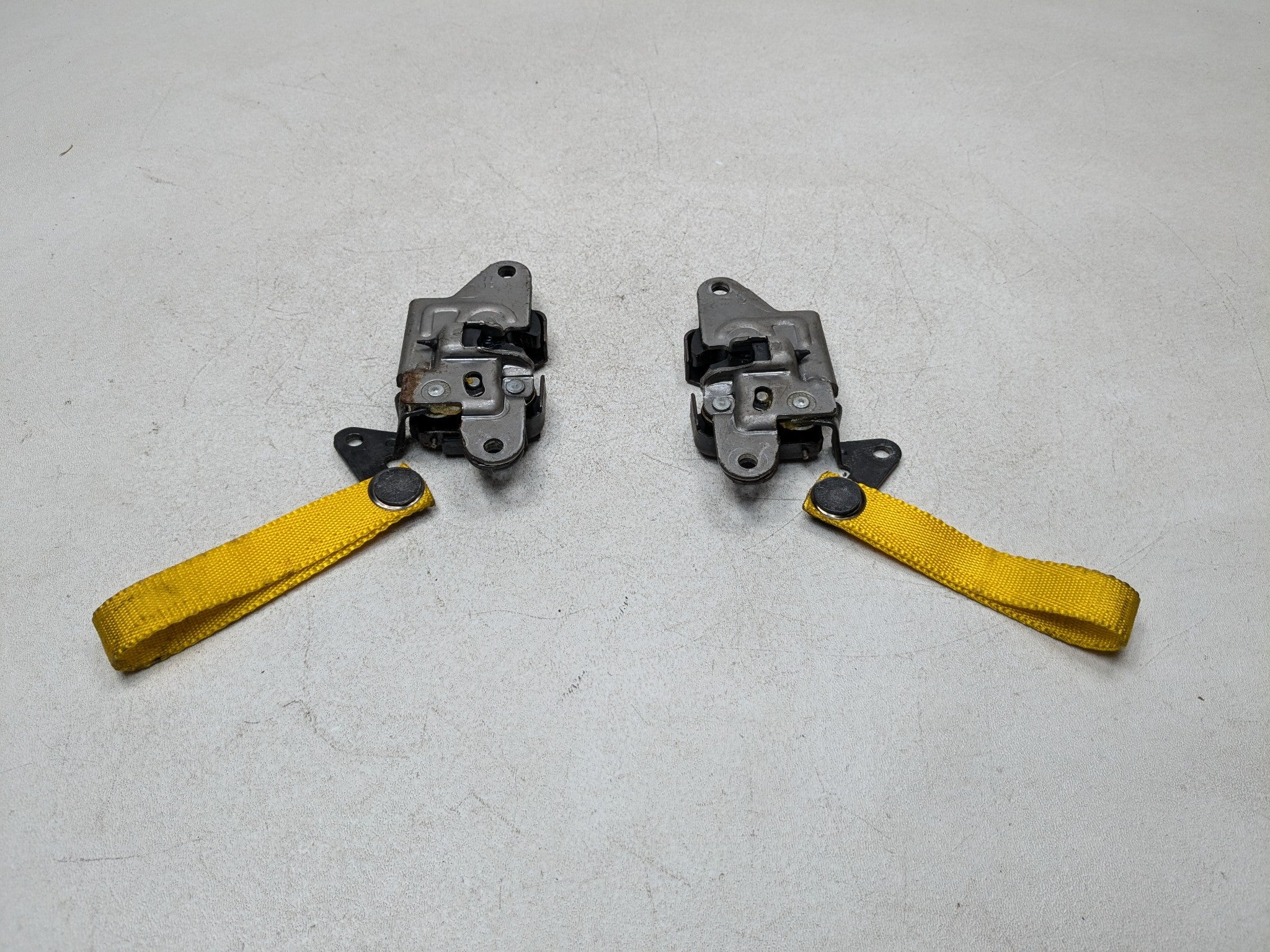2004 - 2008 ACURA TSX OEM SEAT RELEASE LATCH LOCK REAR LEFT AND RIGHT SIDE
