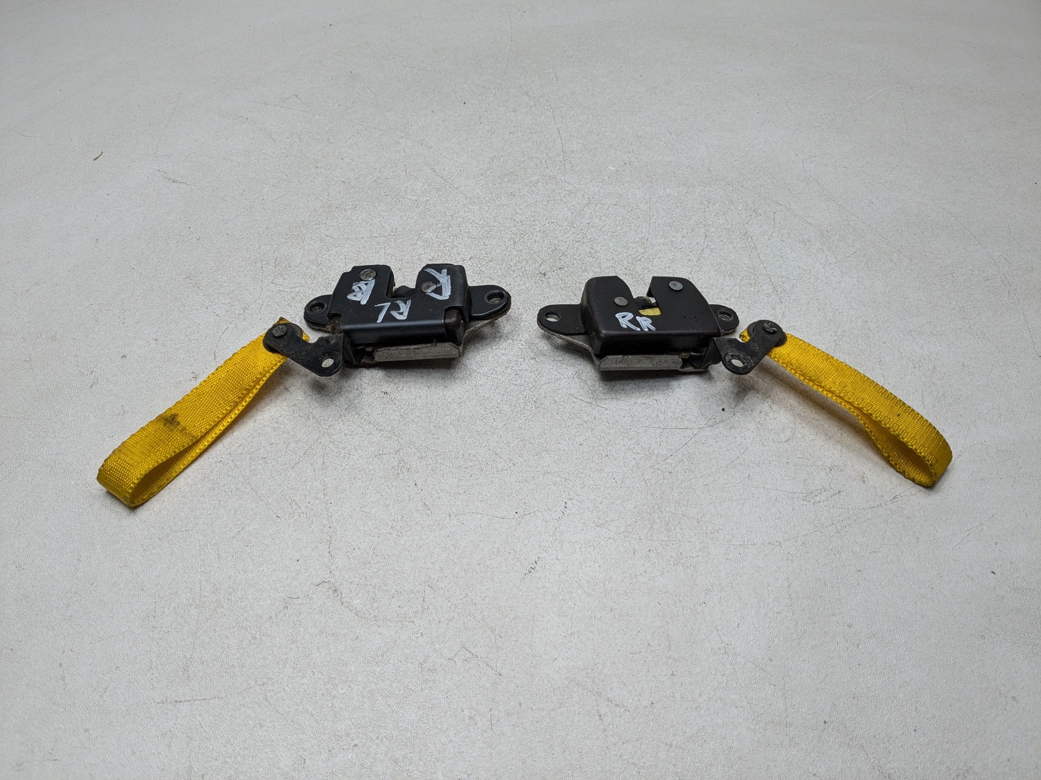 2004 - 2008 ACURA TSX OEM SEAT RELEASE LATCH LOCK REAR LEFT AND RIGHT SIDE