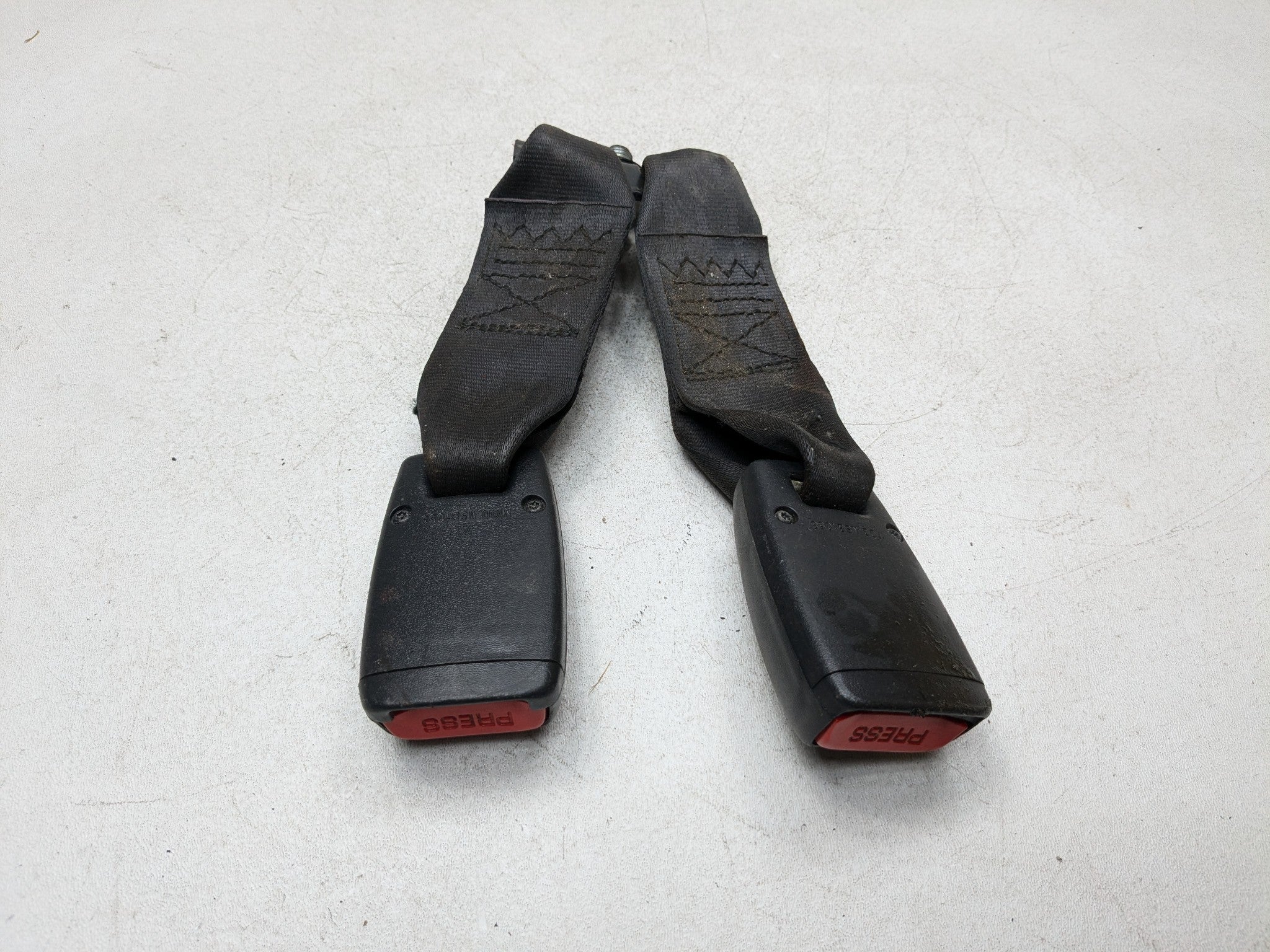 2004 - 2008 ACURA TSX OEM SEAT BELT BUCKLE REAR RIGHT PASSENGER SIDE