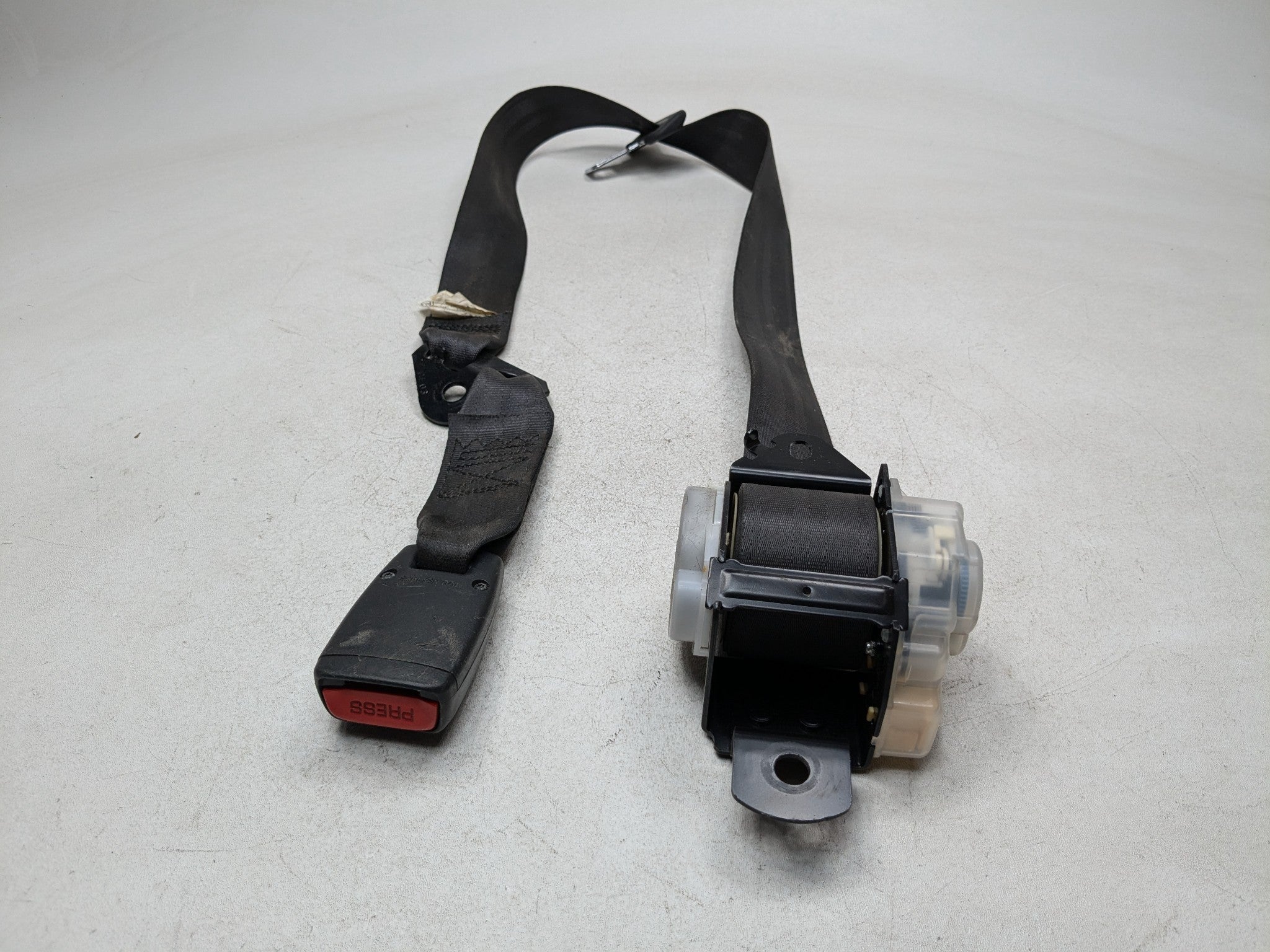 2004 - 2008 ACURA TSX OEM SEAT BELT RETRACTOR ASSEMBLY BLACK REAR CENTER
