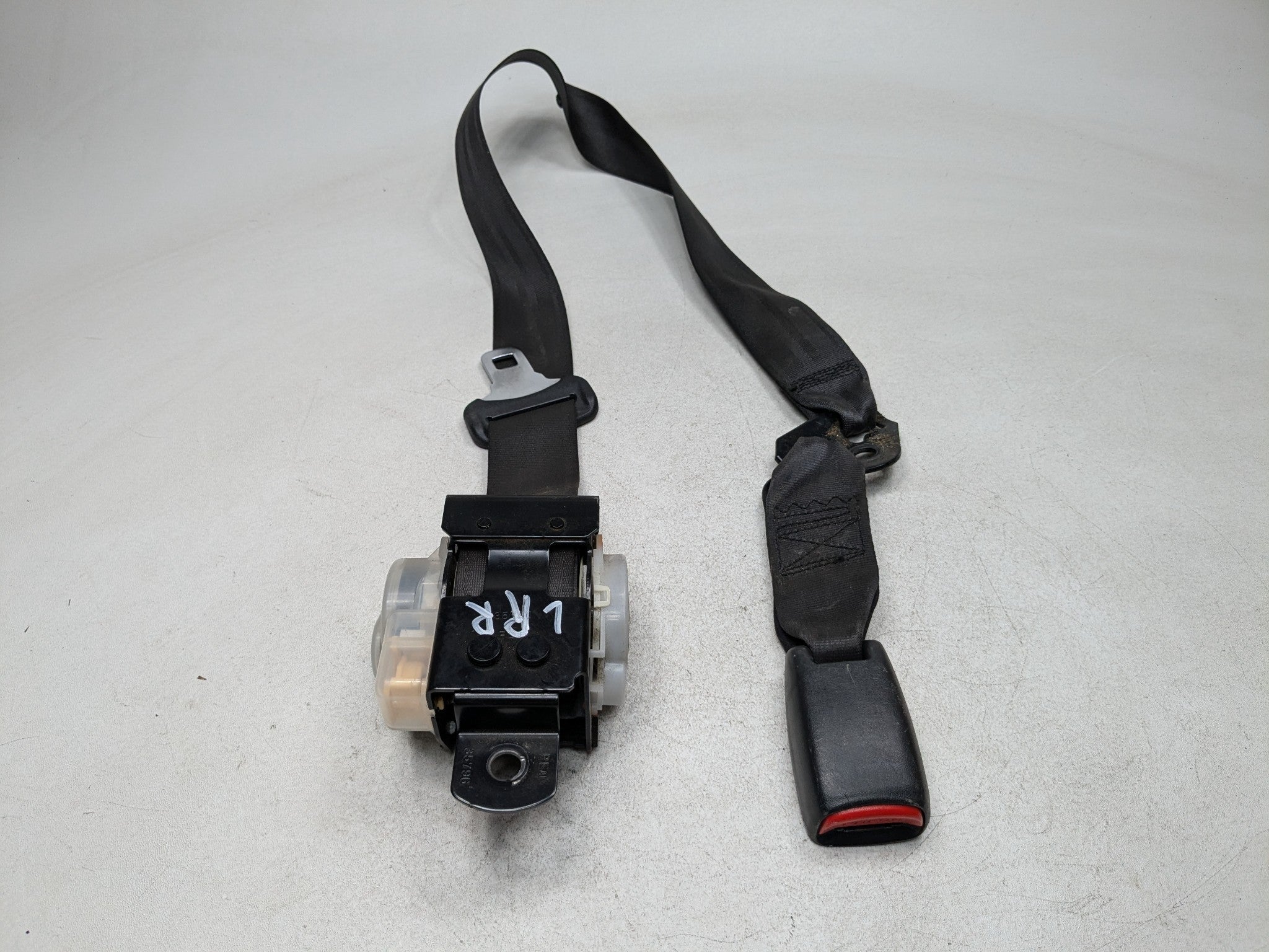 2004 - 2008 ACURA TSX OEM SEAT BELT RETRACTOR ASSEMBLY BLACK REAR CENTER