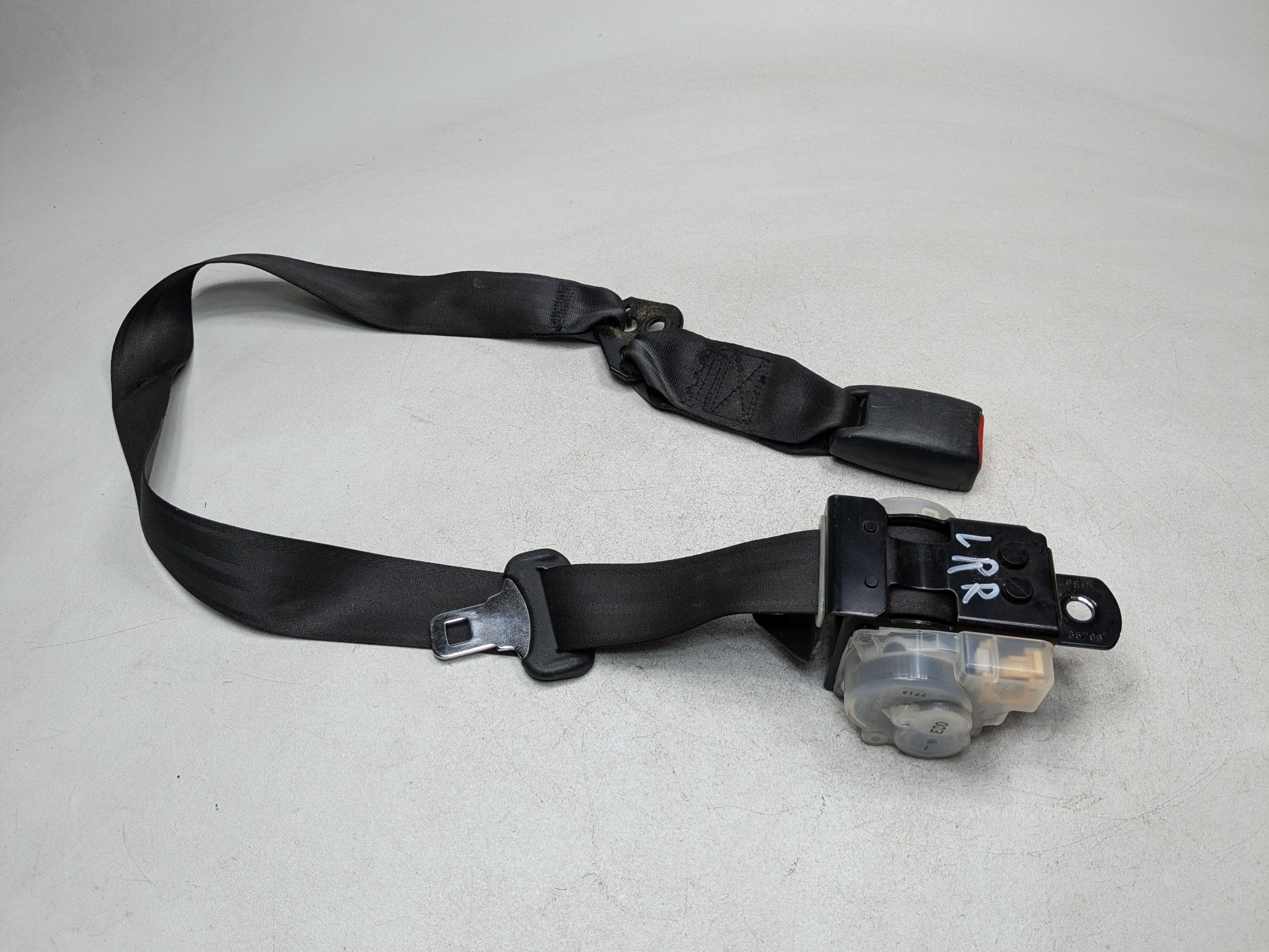 2004 - 2008 ACURA TSX OEM SEAT BELT RETRACTOR ASSEMBLY BLACK REAR CENTER