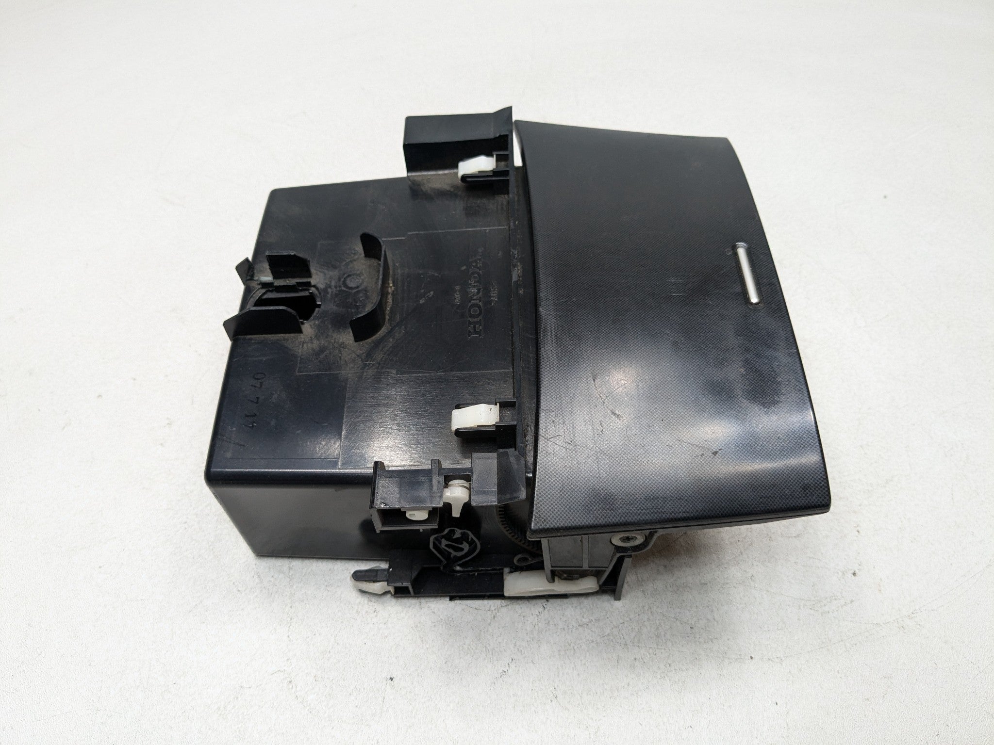 2004 - 2008 ACURA TSX OEM CENTER CONSOLE ASHTRAY STORAGE COMPARTMENT ASSEMBLY